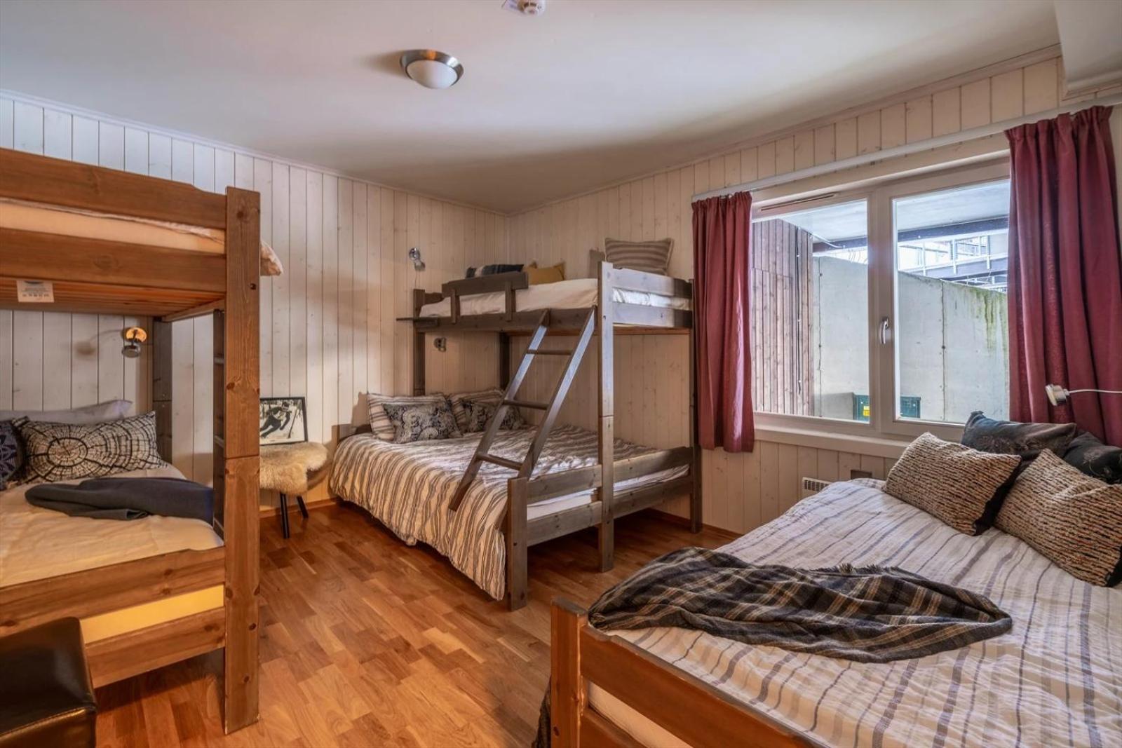 Large Ski in-Ski out Apartment for Groups
