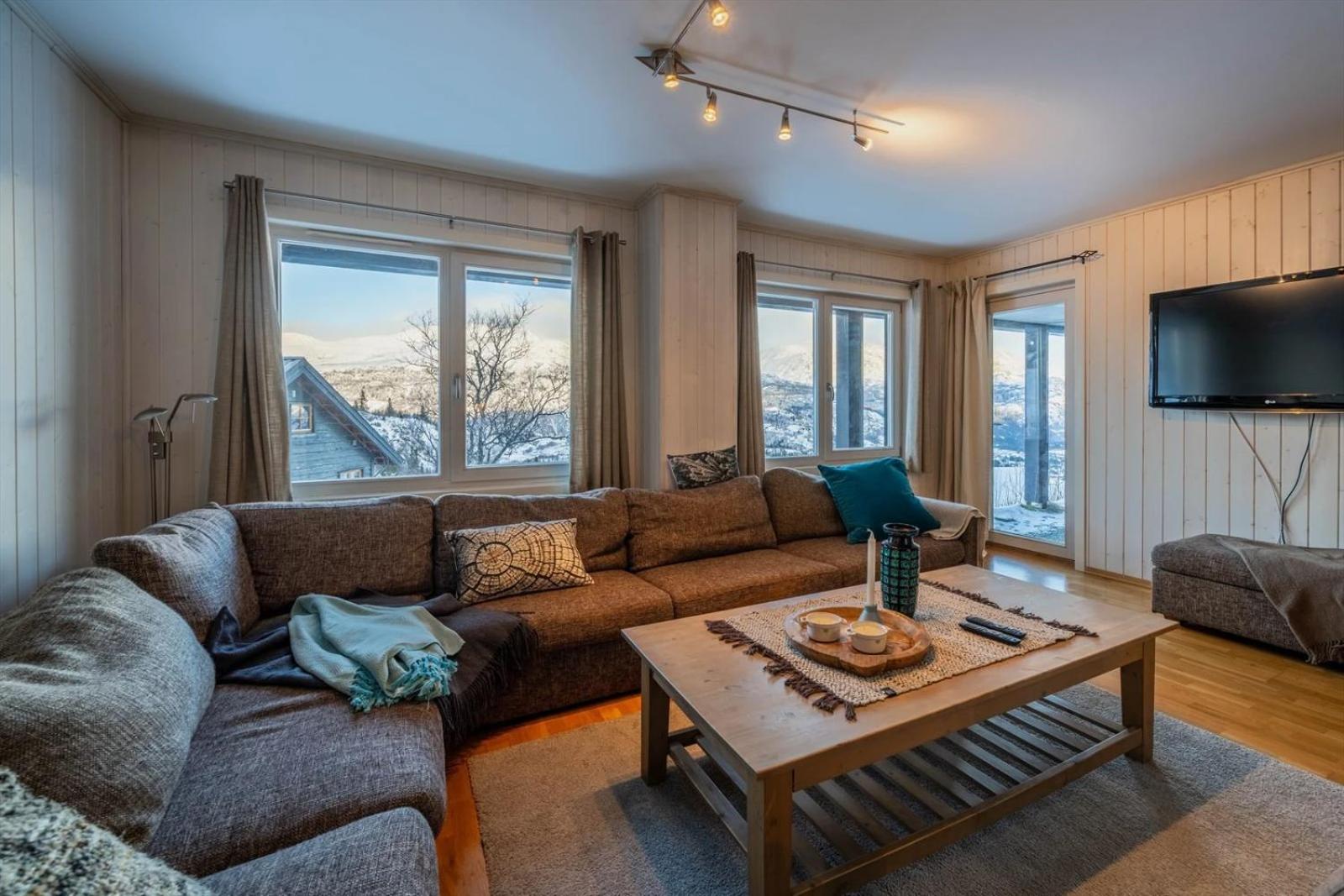 Large Ski in-Ski out Apartment for Groups