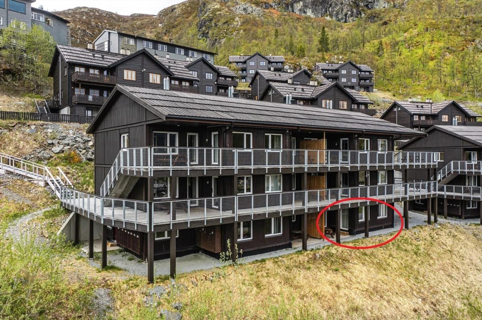 Large Ski in-Ski out Apartment for Groups