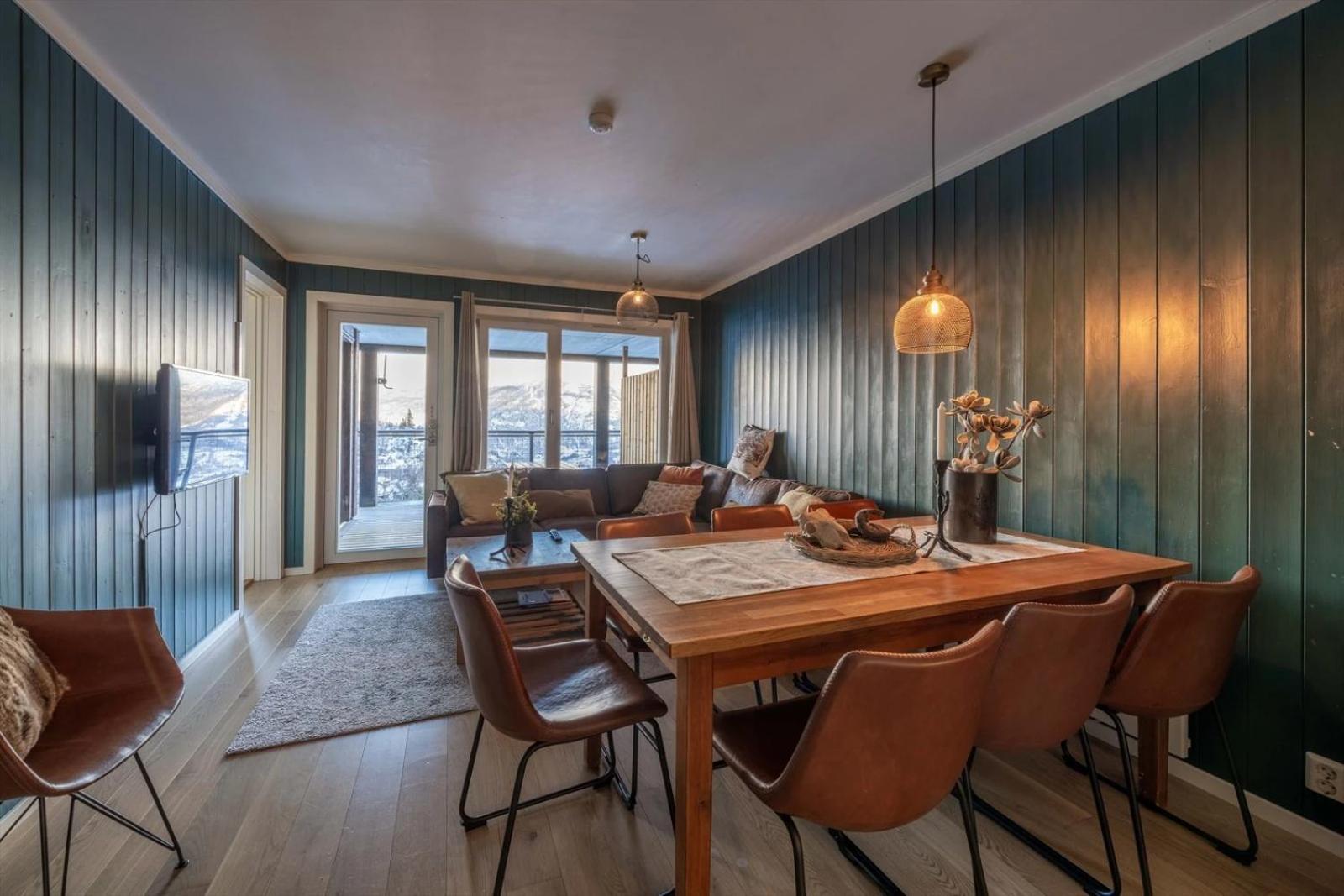 Family-Friendly Ski in-Ski out Retreat by Skarsnuten
