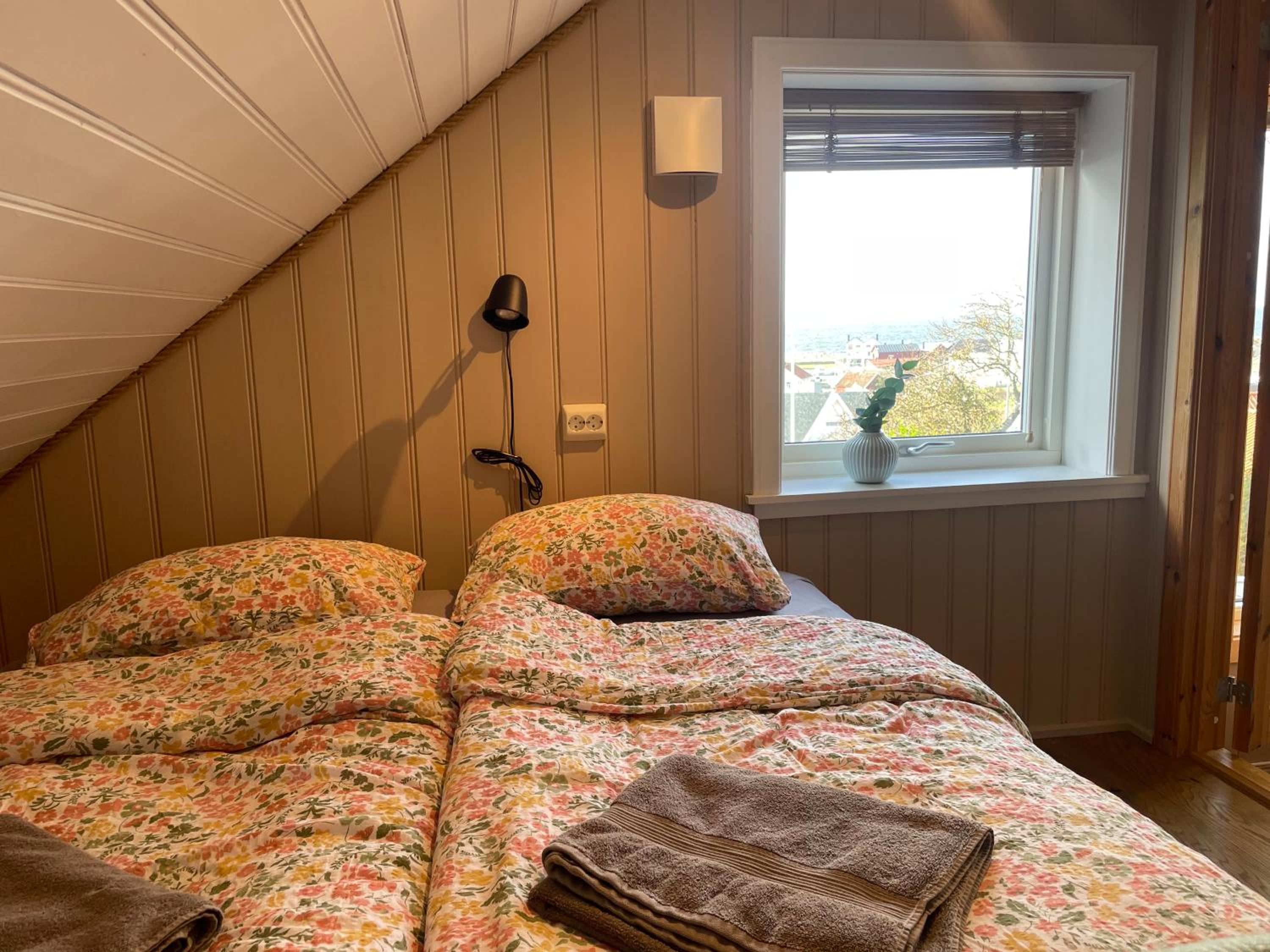 Havbris apartment with sea view in Borhaug, Farsund
