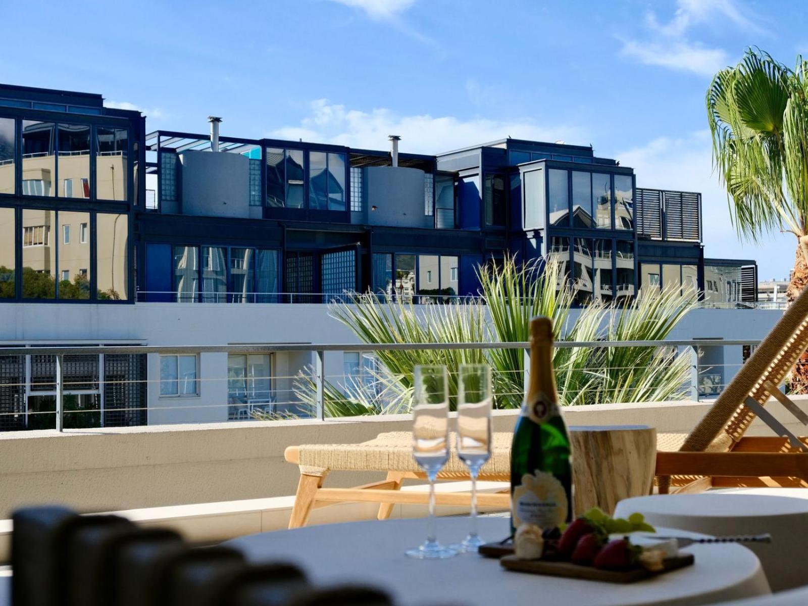 Amanzi V&A Luxury Apartments-Suite 301