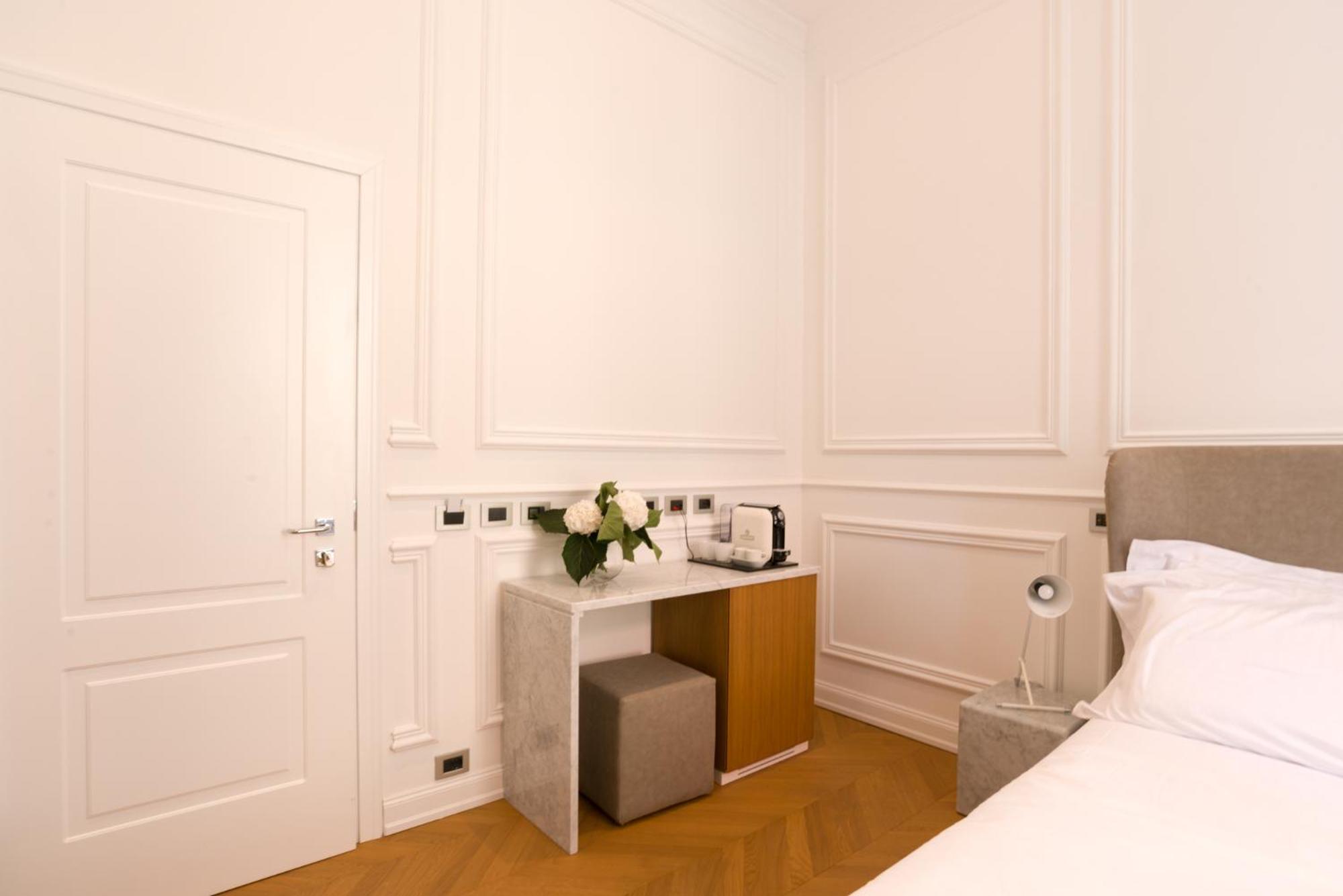 Via Chiodo Luxury Rooms
