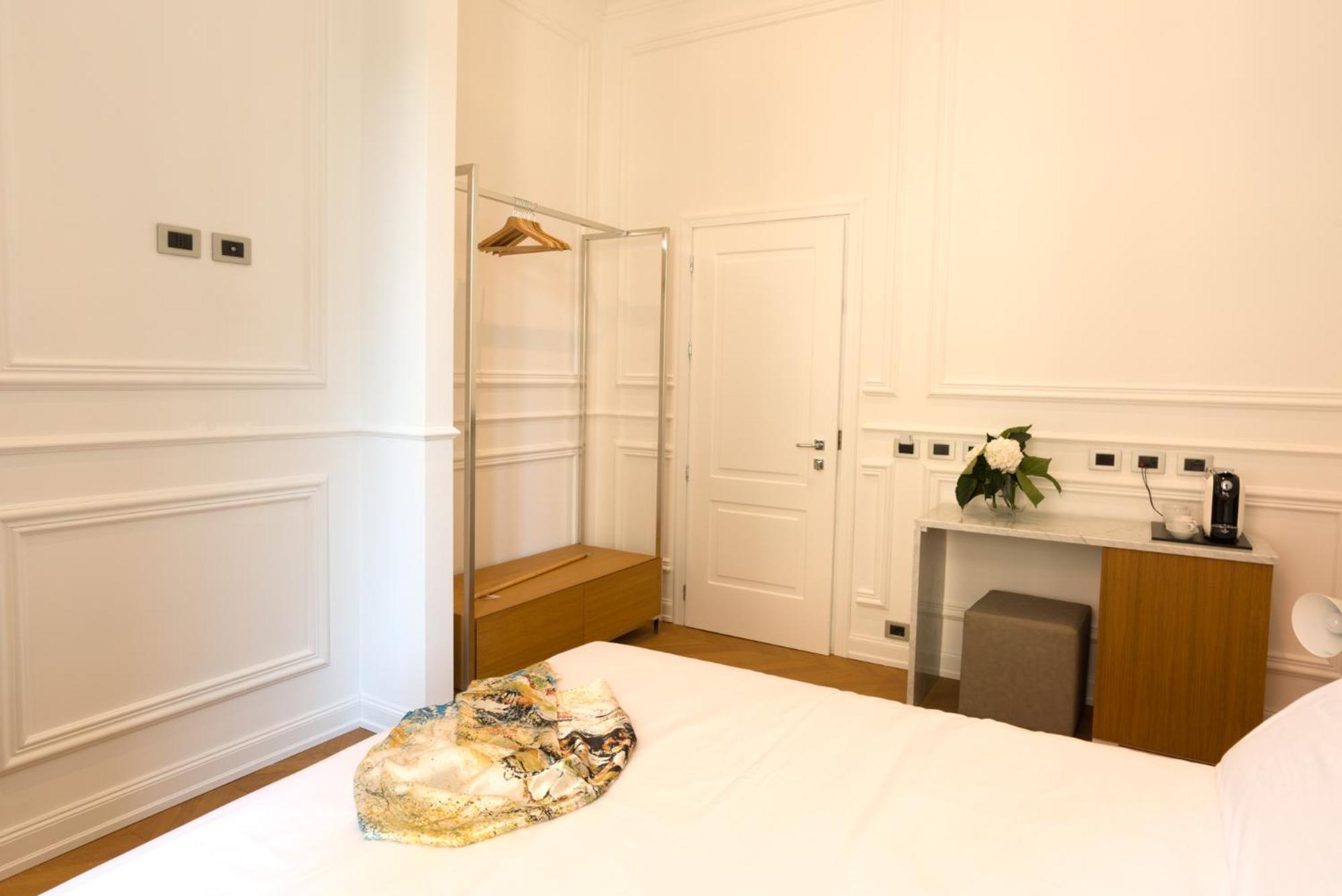 Via Chiodo Luxury Rooms