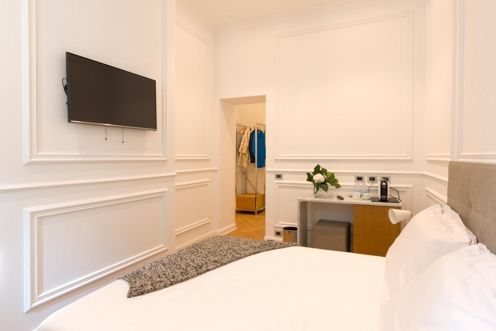 Via Chiodo Luxury Rooms