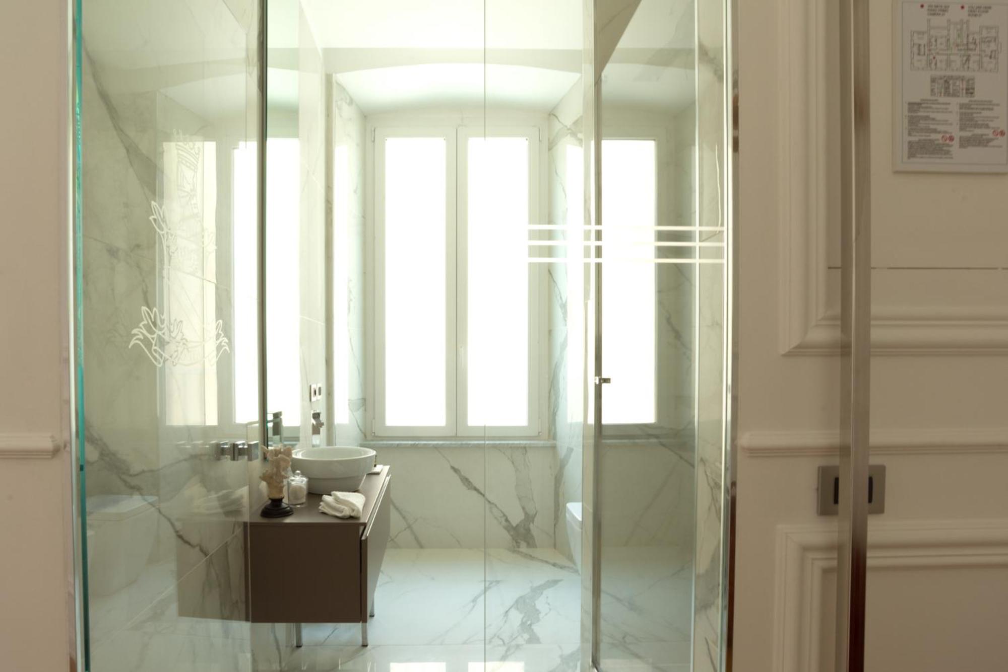 Via Chiodo Luxury Rooms