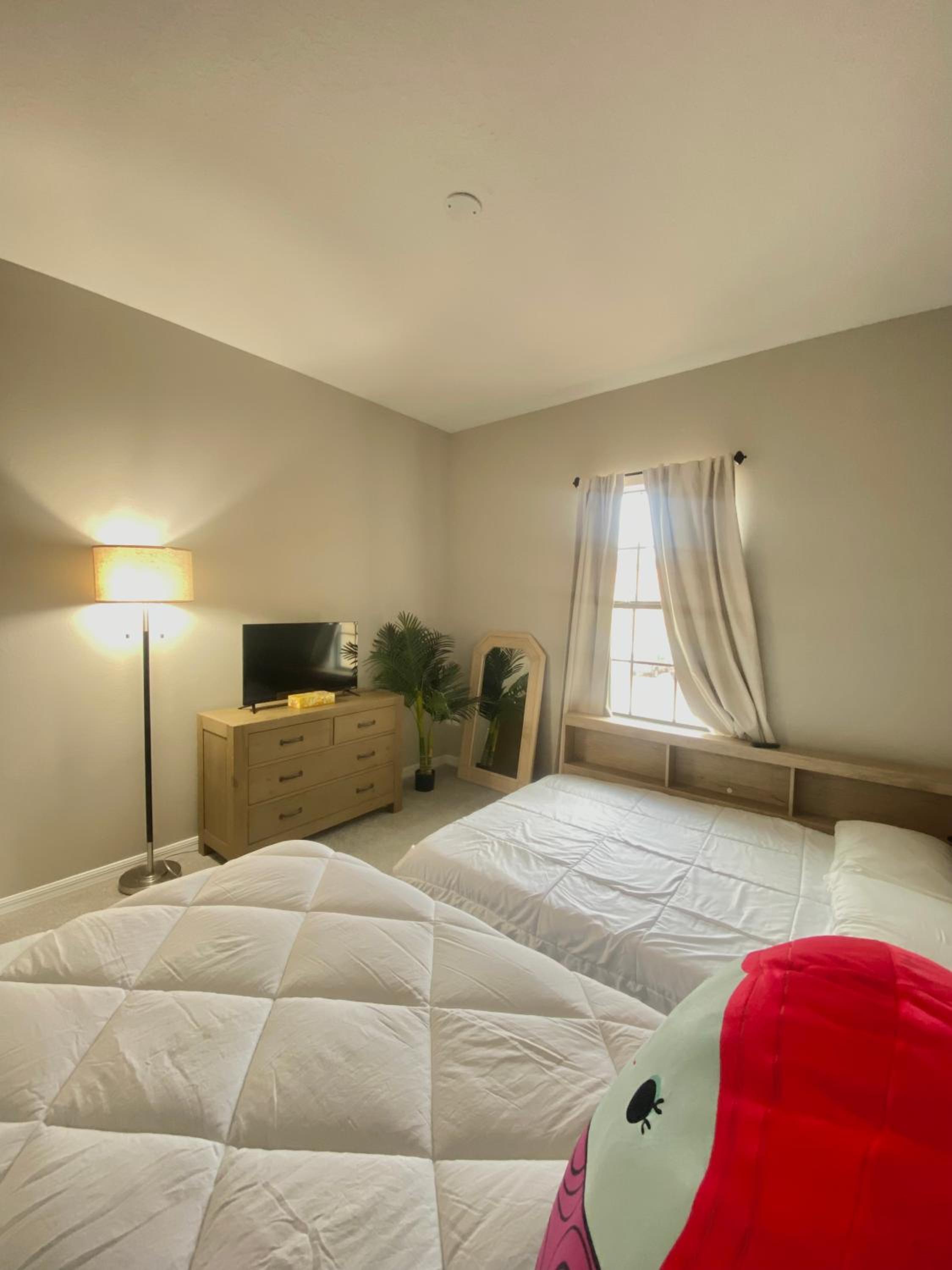 Modern Tropical Family Retreat near Legoland, Disney, Universal and Bok Towers