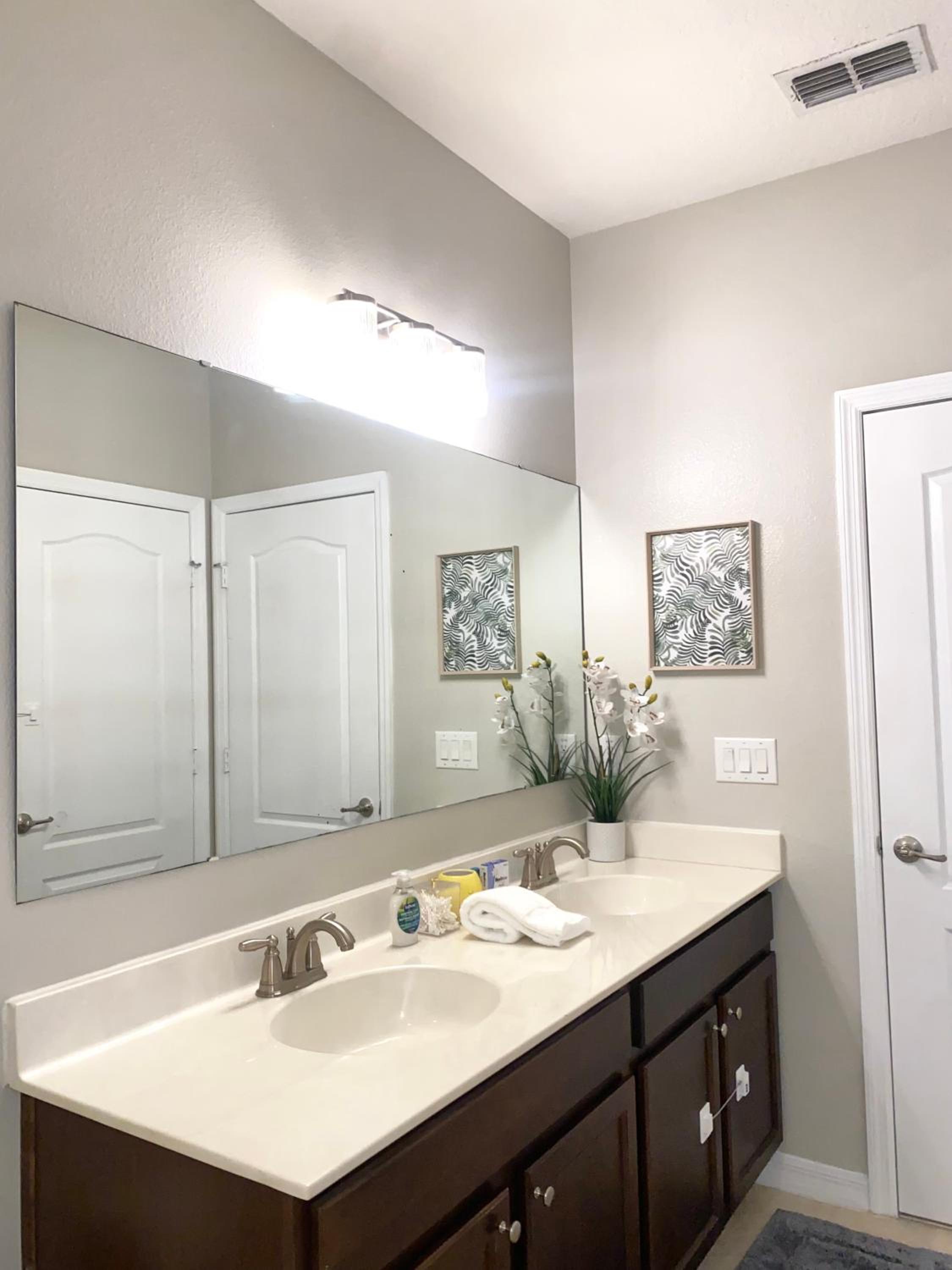Modern Tropical Family Retreat near Legoland, Disney, Universal and Bok Towers