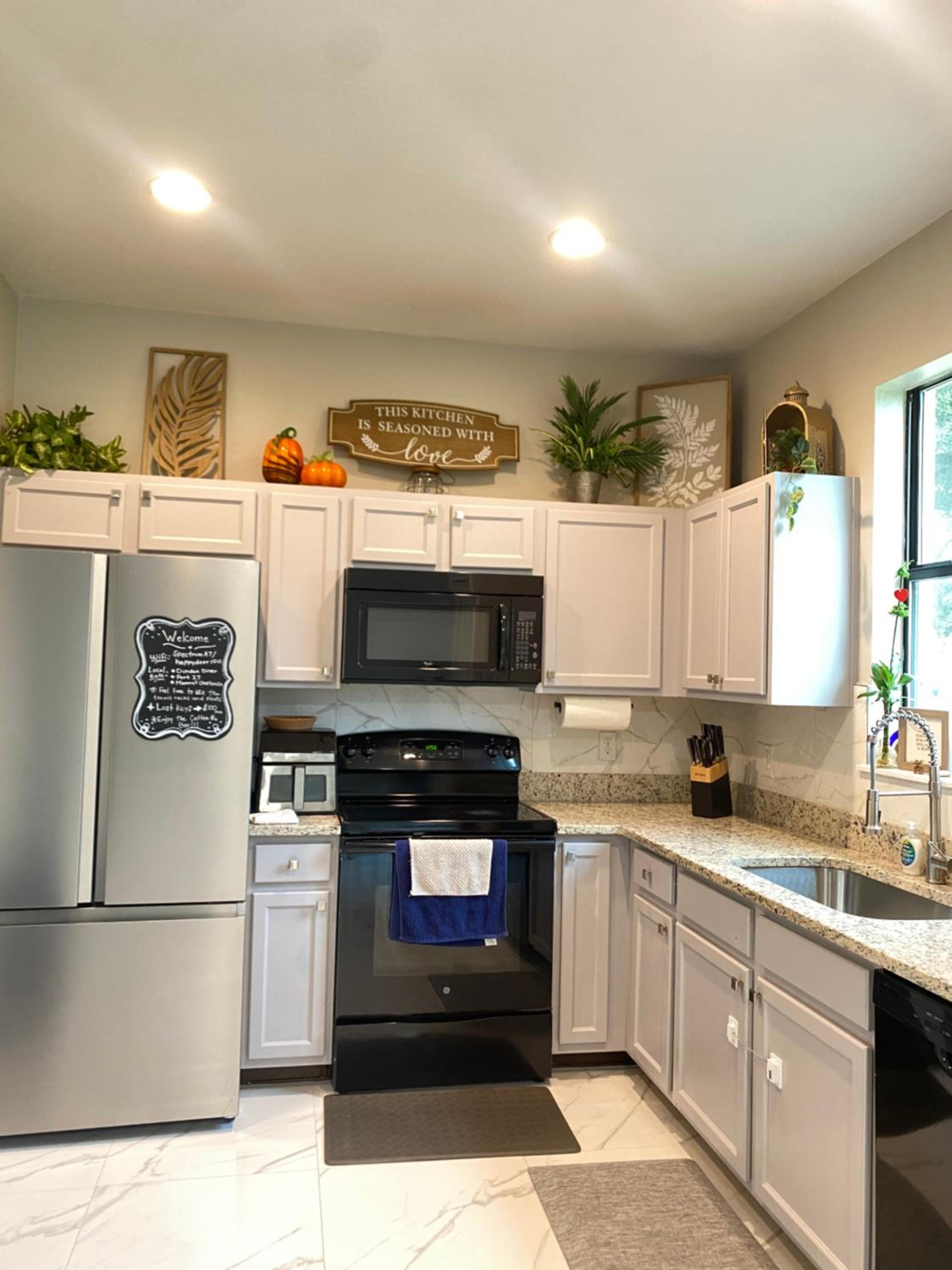 Modern Tropical Family Retreat near Legoland, Disney, Universal and Bok Towers