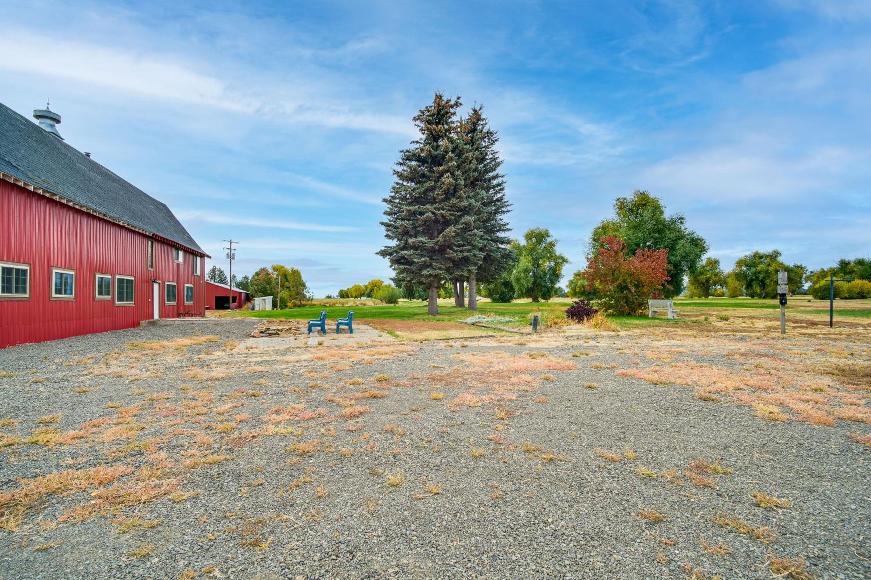 Mtn and Golf Course View Oregon Outback Getaway!
