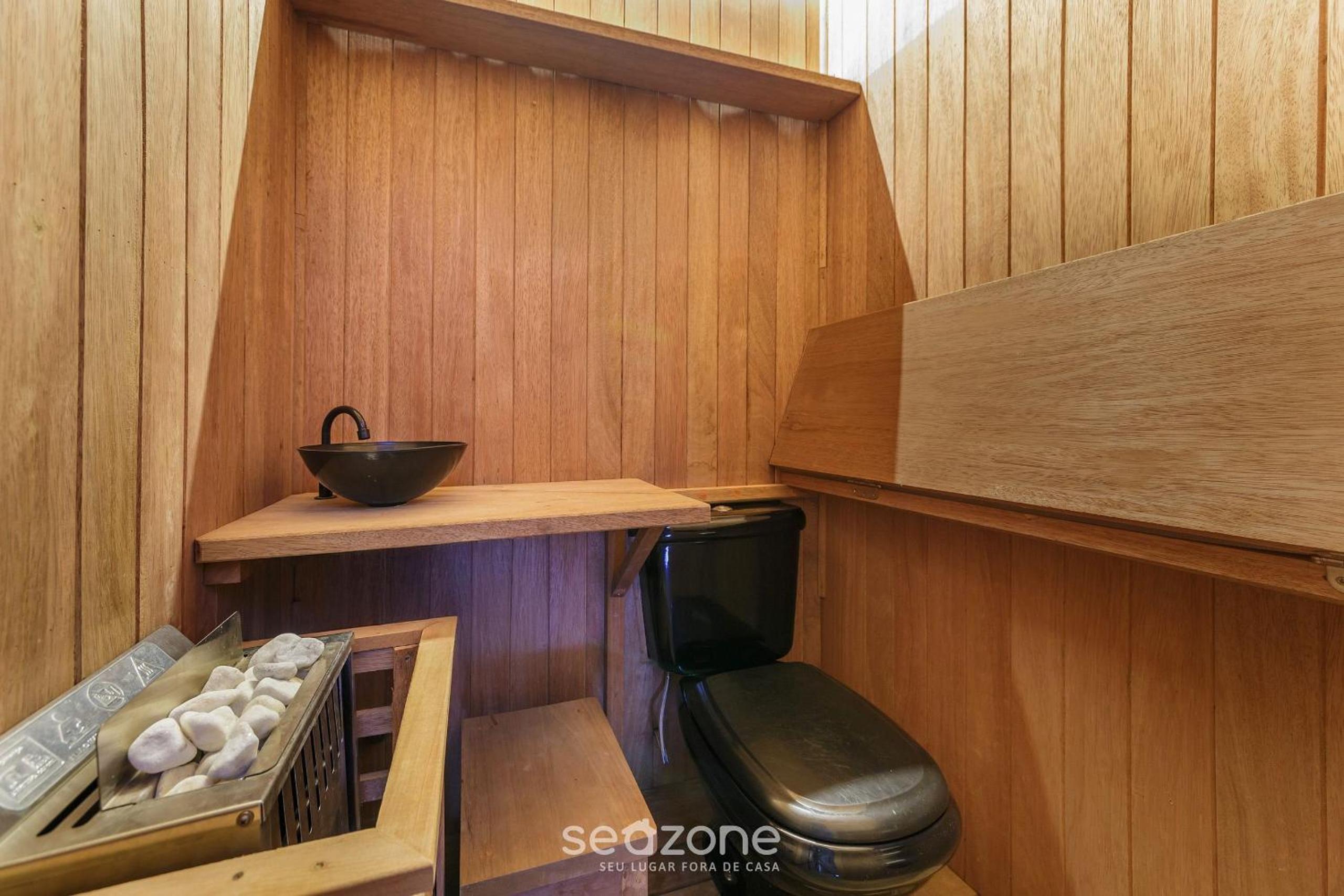 House with Jacuzzi, just 10min from the sea OSH