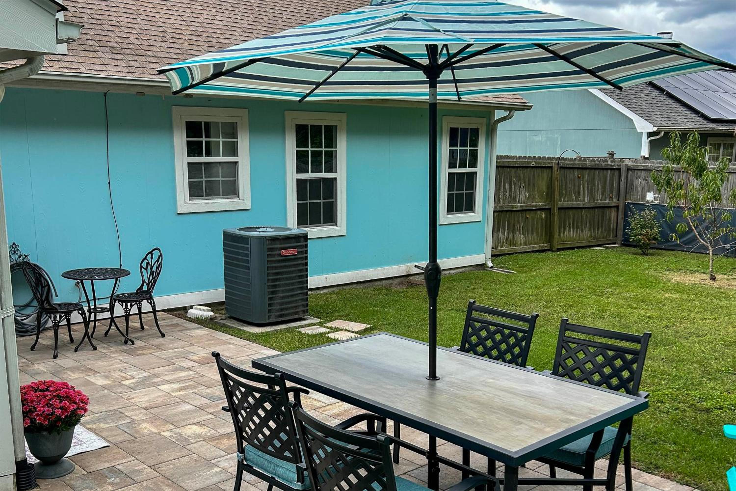 7 Mi to Swansboro Boardwalk Hubert Rental with Yard