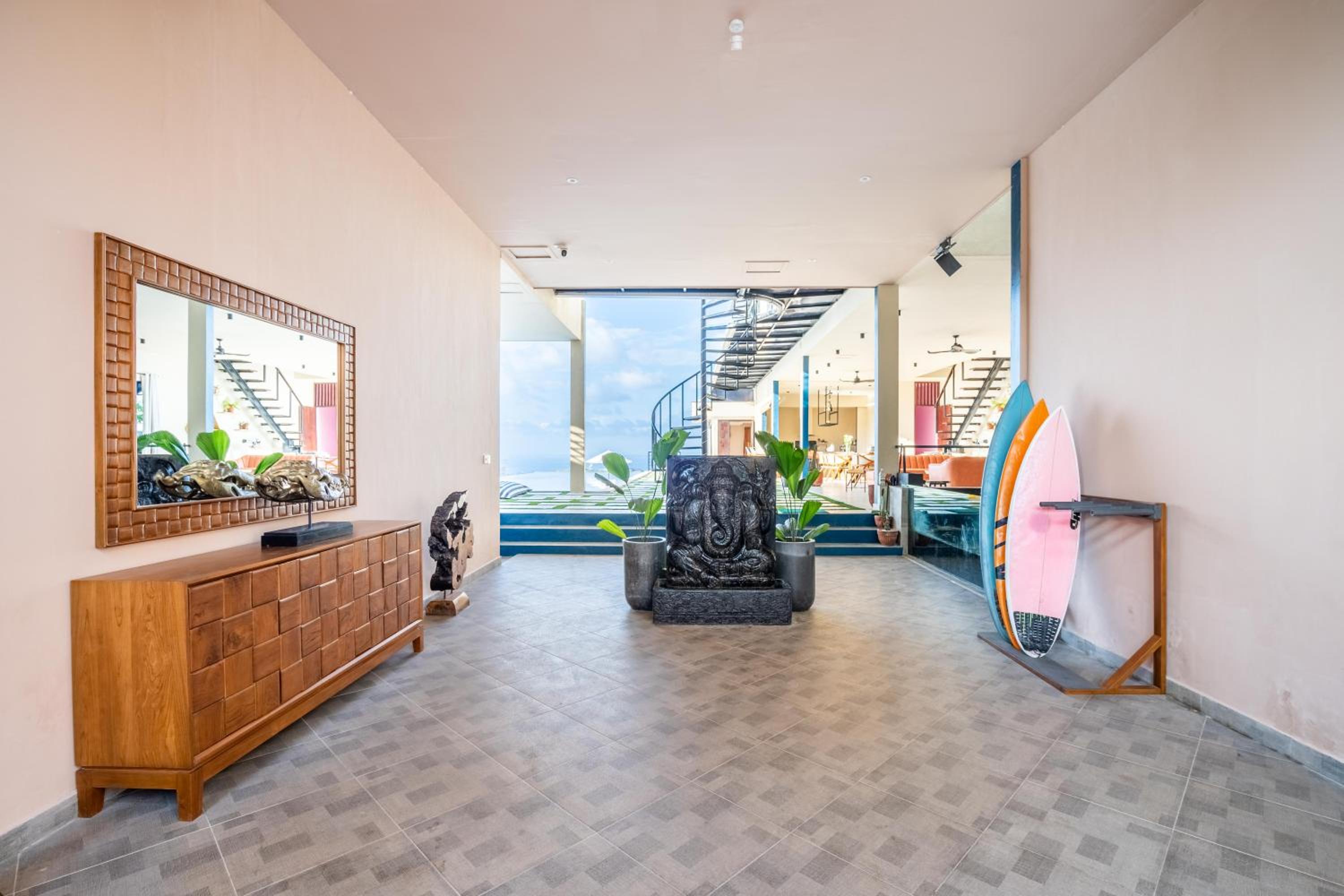 Jiya Villa Uluwatu - Panoramic Terraces with Stunning Views, Luxury Service and Entertainment