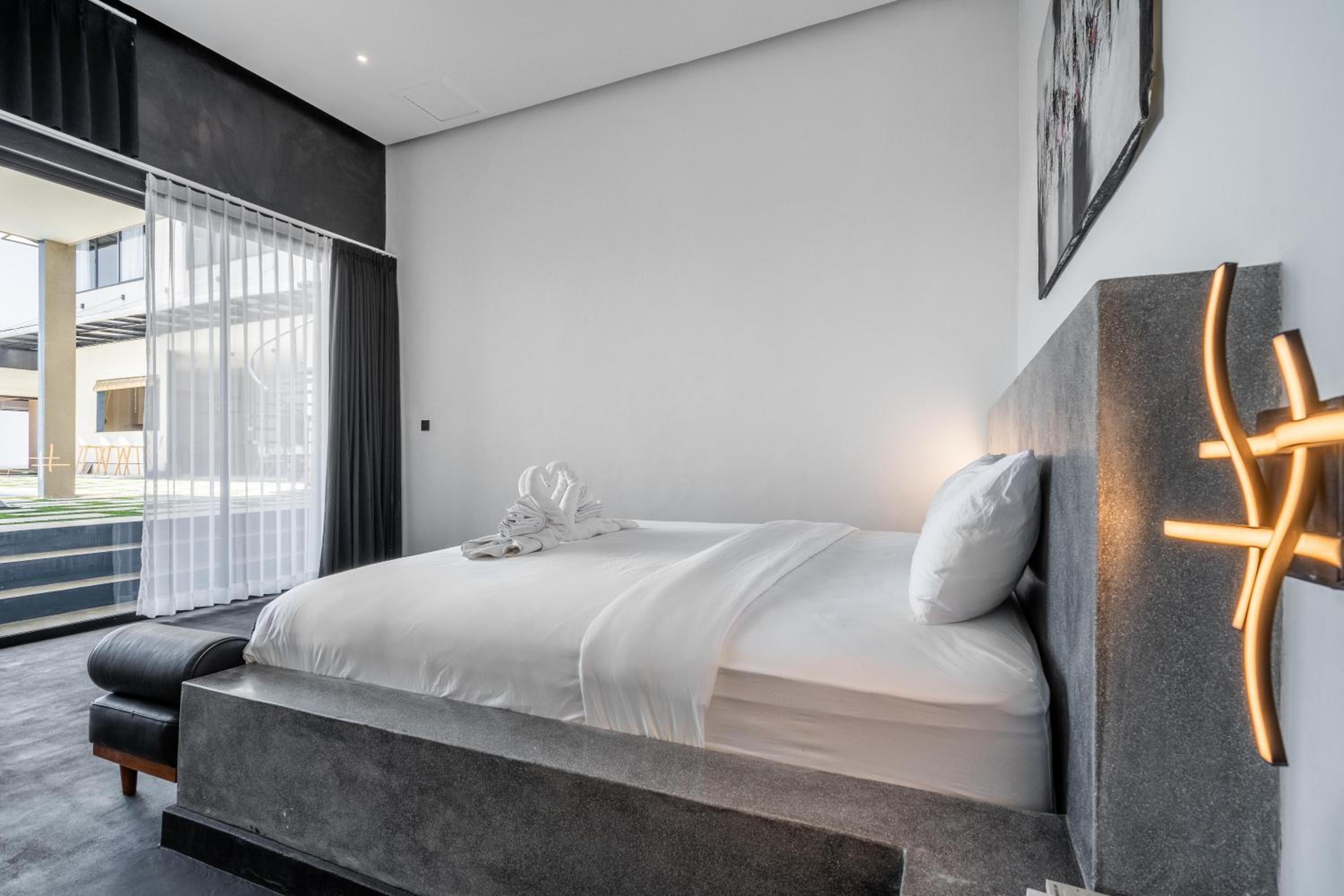 Jiya Villa Uluwatu - Panoramic Terraces with Stunning Views, Luxury Service and Entertainment