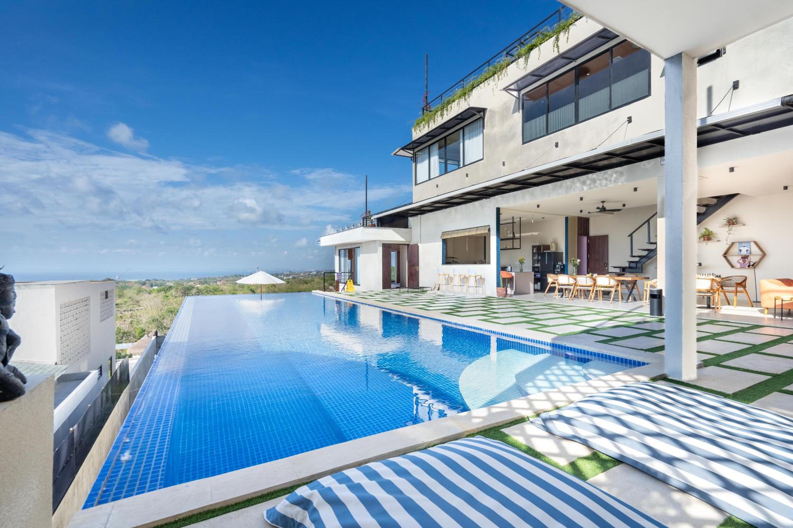 Jiya Villa Uluwatu - Panoramic Terraces with Stunning Views, Luxury Service and Entertainment