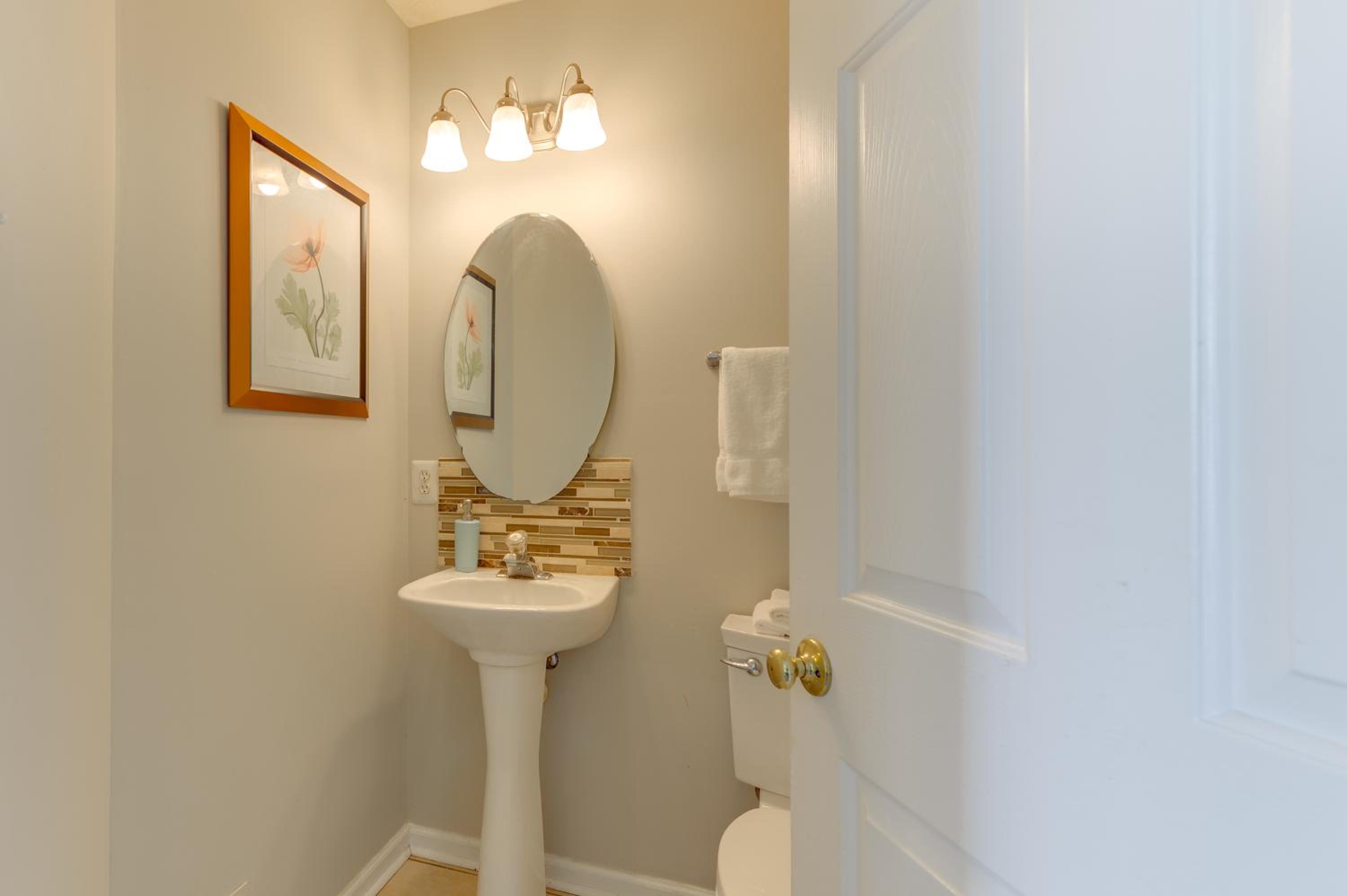 Close to Hospital and White Marsh! Rosedale Townhome
