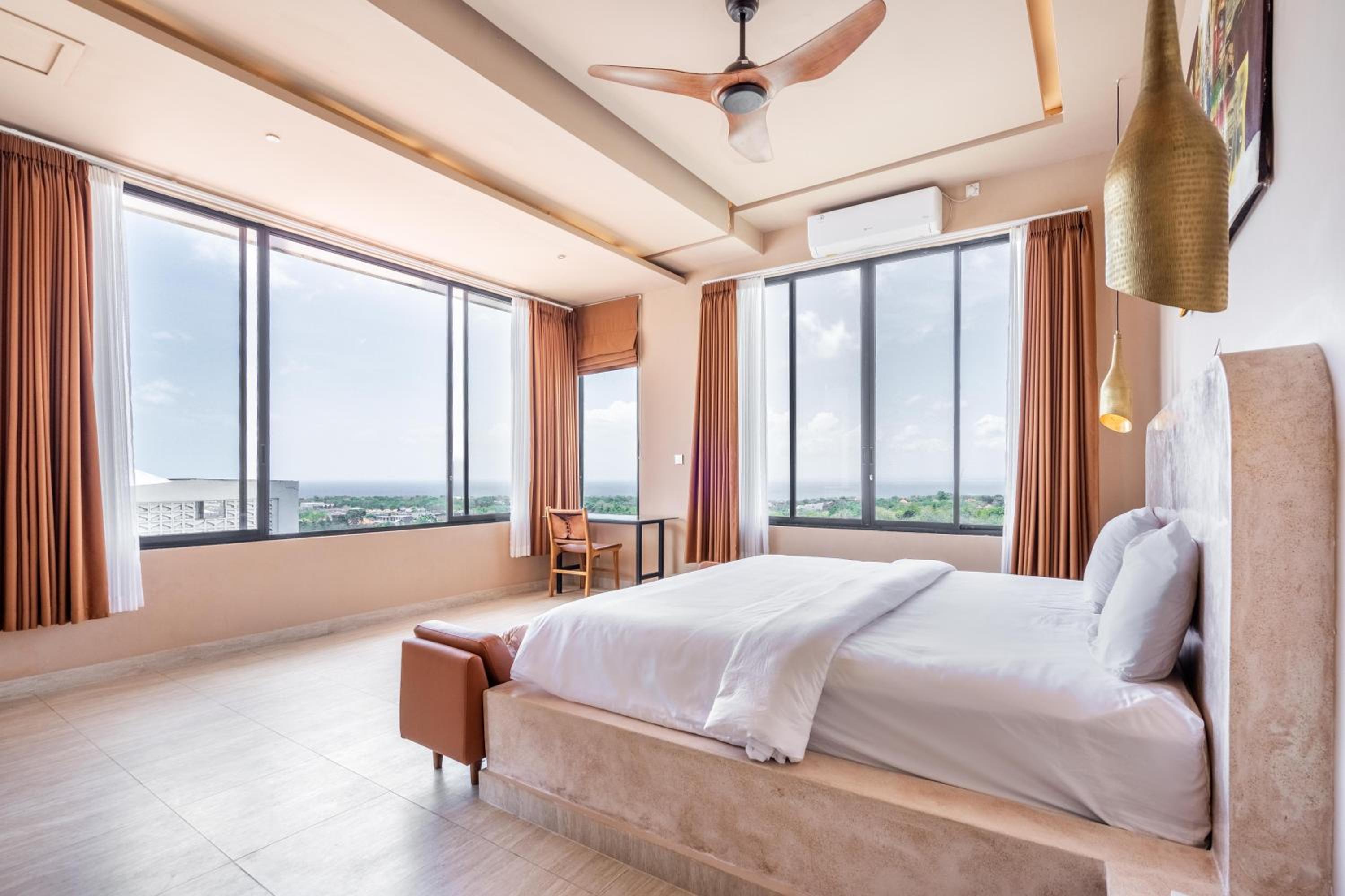 Jiya Villa Uluwatu - Panoramic Terraces with Stunning Views, Luxury Service and Entertainment