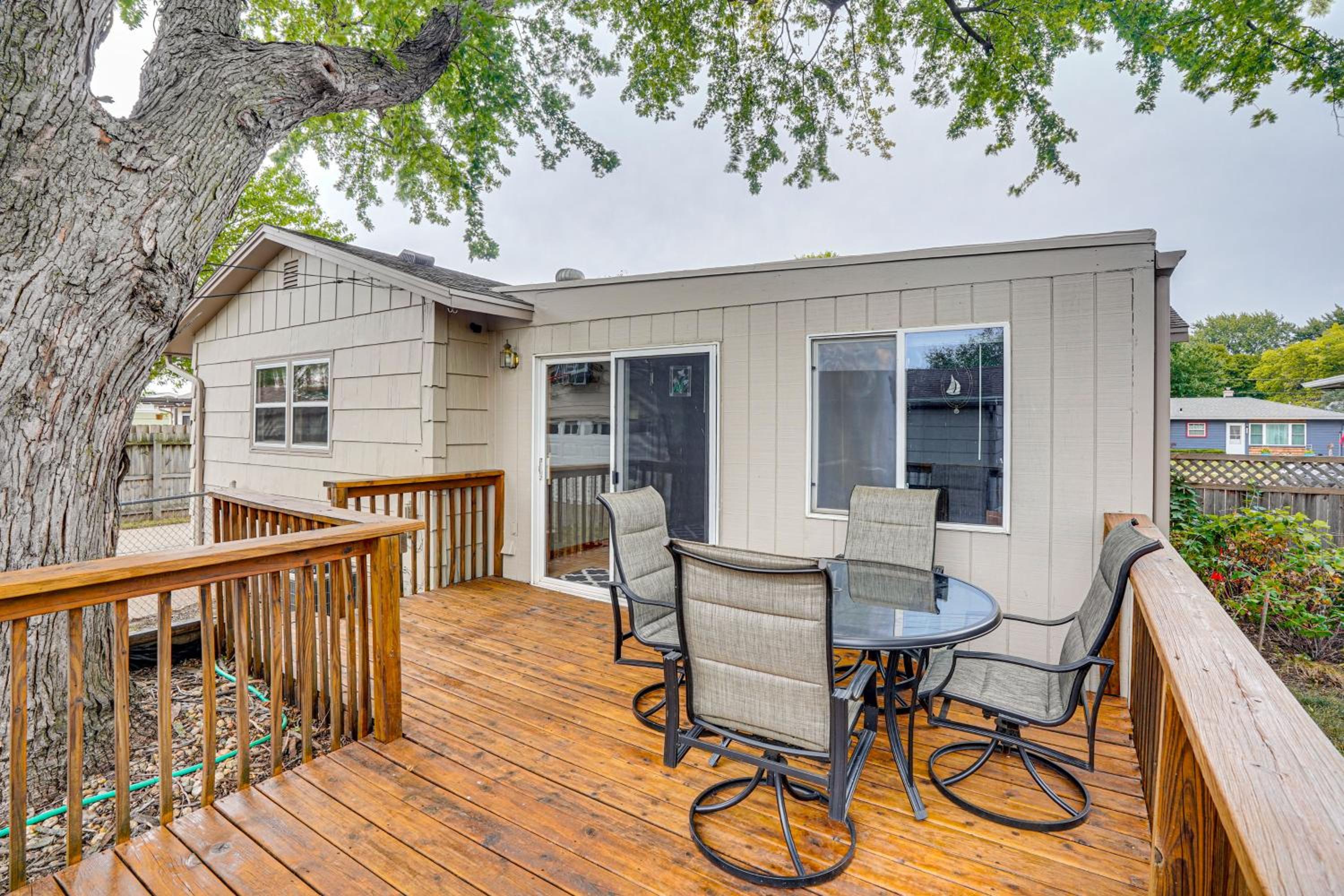 Walk to Parks and Greenway Sioux Falls Getaway!