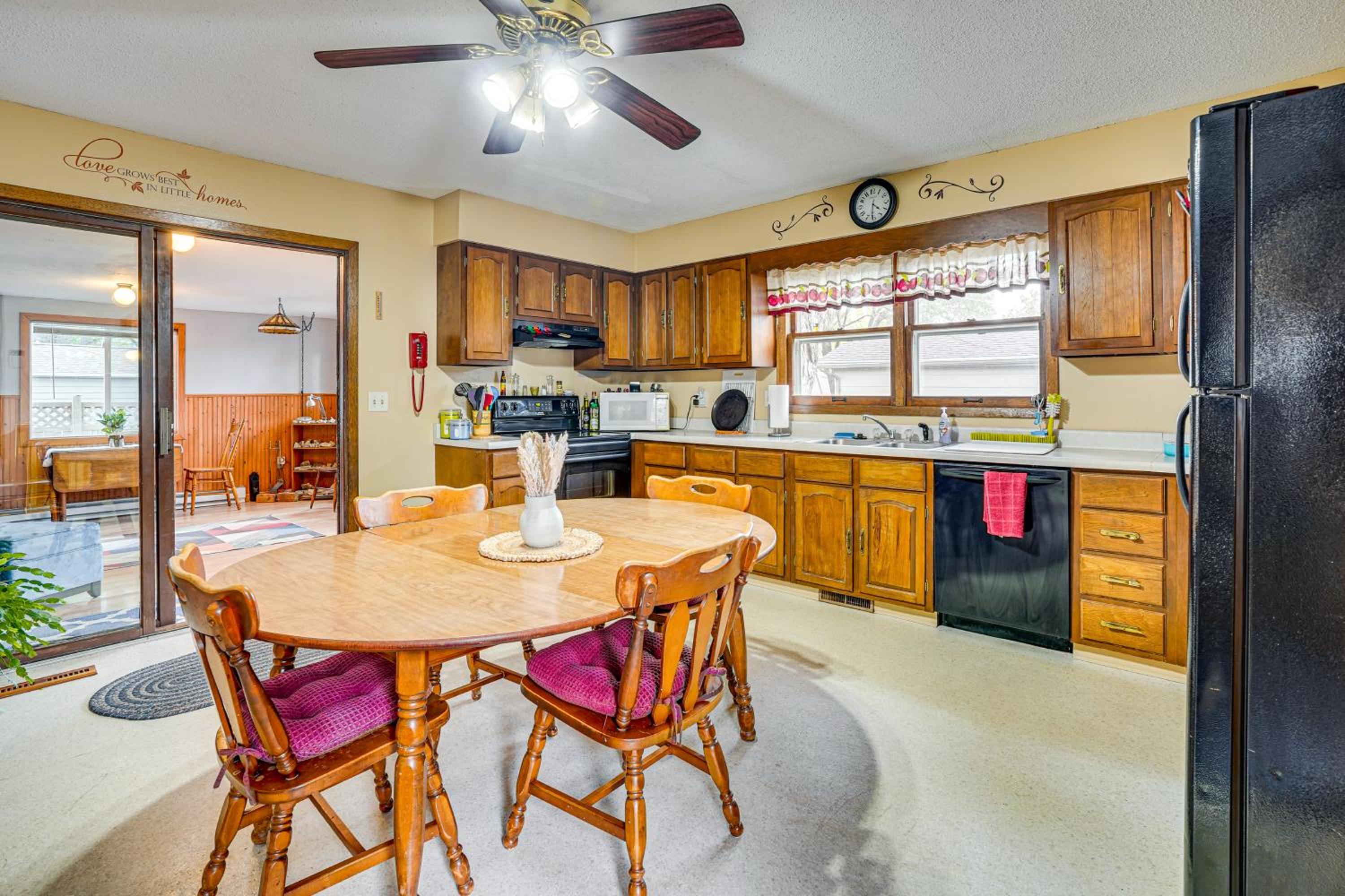 Walk to Parks and Greenway Sioux Falls Getaway!