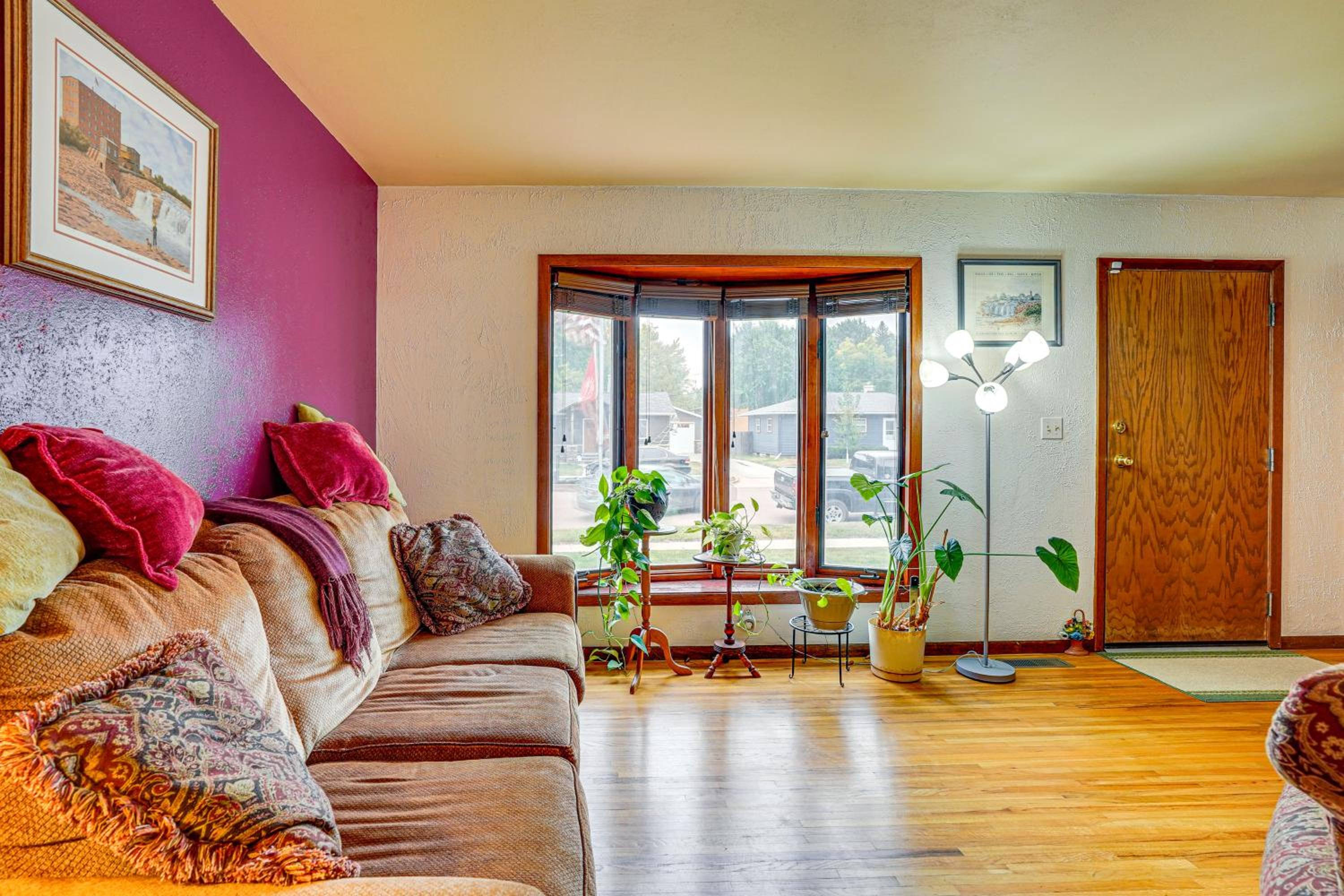 Walk to Parks and Greenway Sioux Falls Getaway!