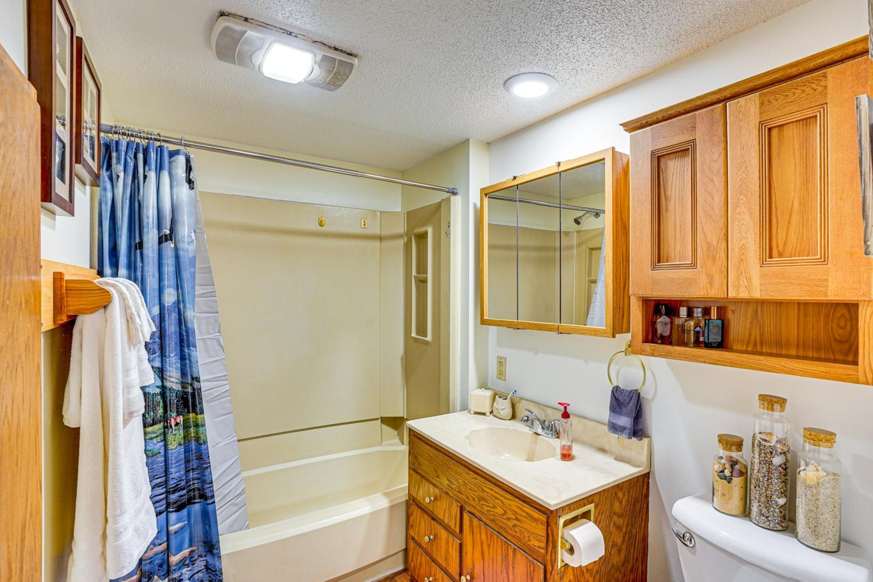 Walk to Parks and Greenway Sioux Falls Getaway!
