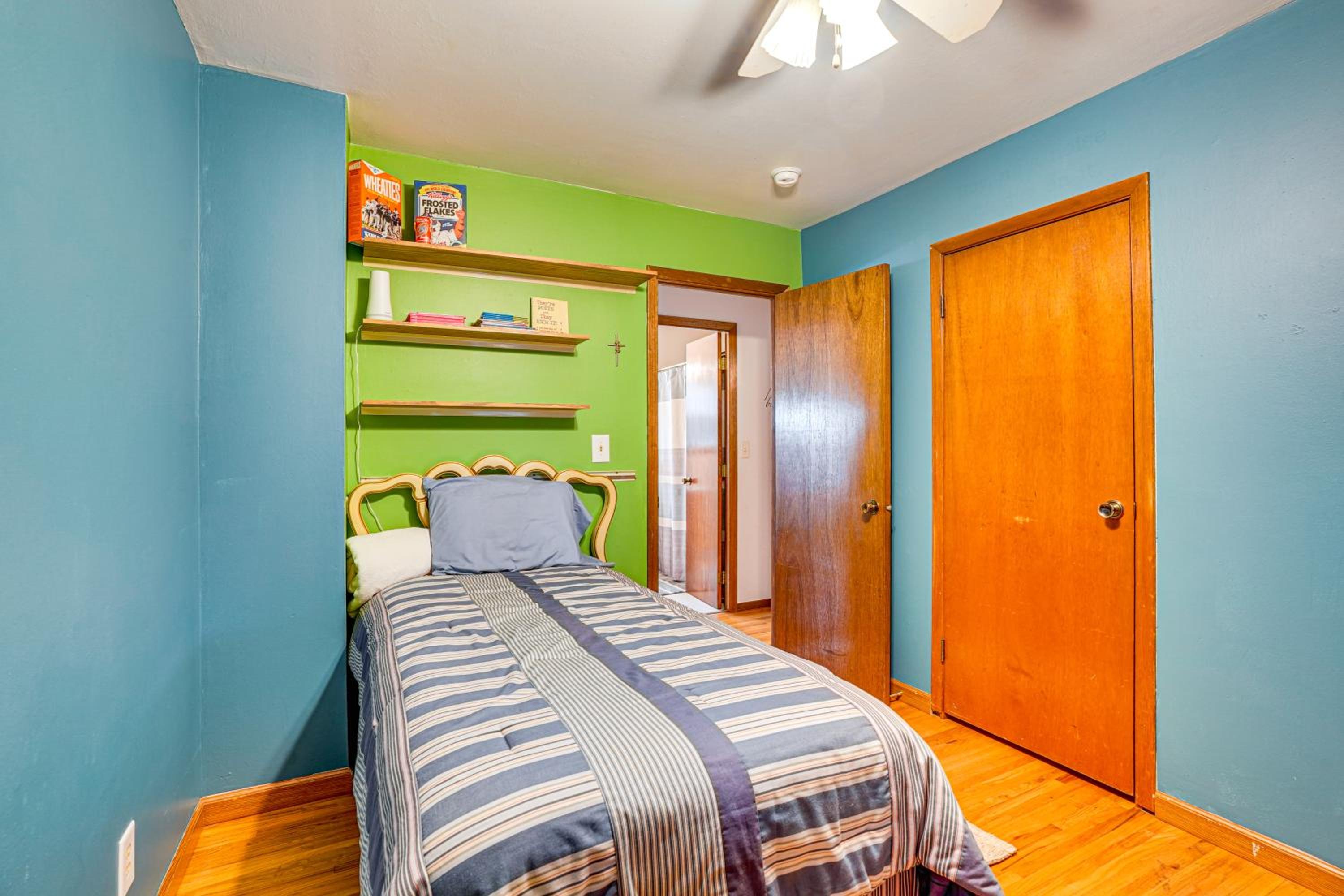Walk to Parks and Greenway Sioux Falls Getaway!