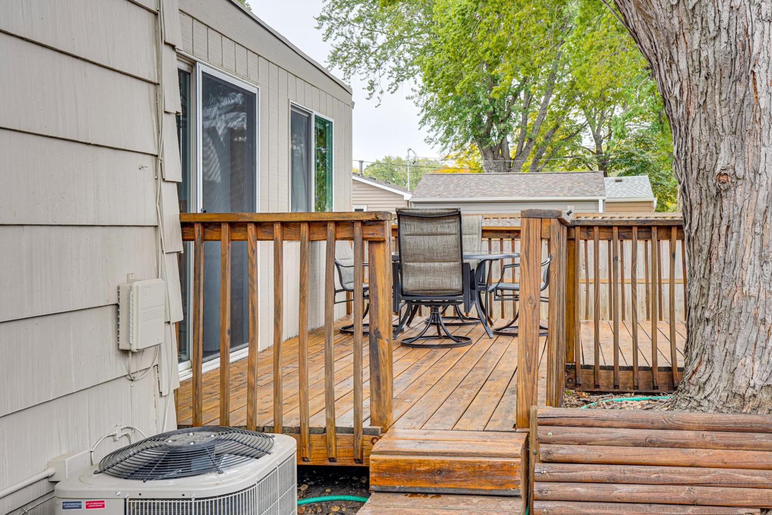 Walk to Parks and Greenway Sioux Falls Getaway!