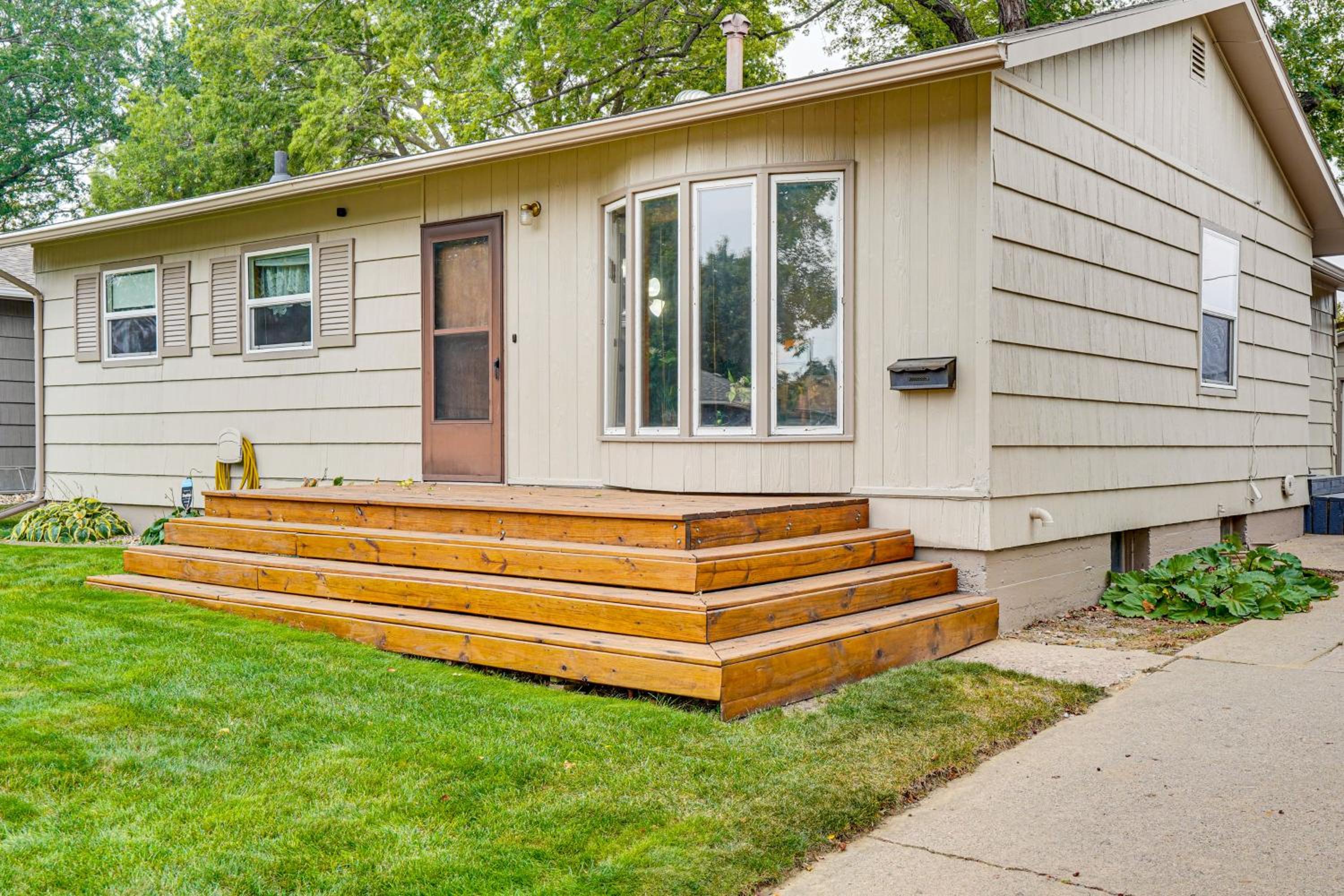 Walk to Parks and Greenway Sioux Falls Getaway!
