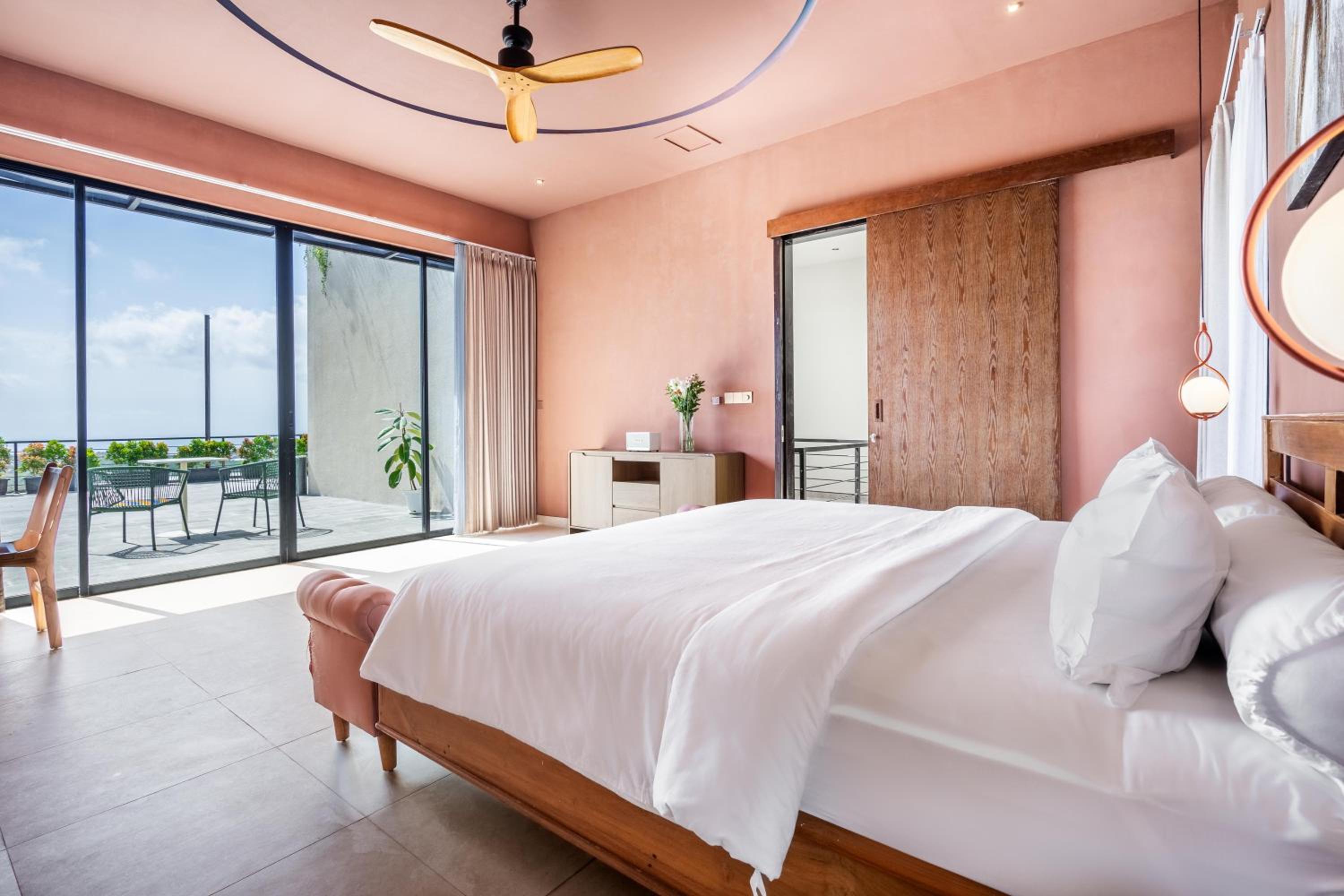 Jiya Villa Uluwatu - Panoramic Terraces with Stunning Views, Luxury Service and Entertainment