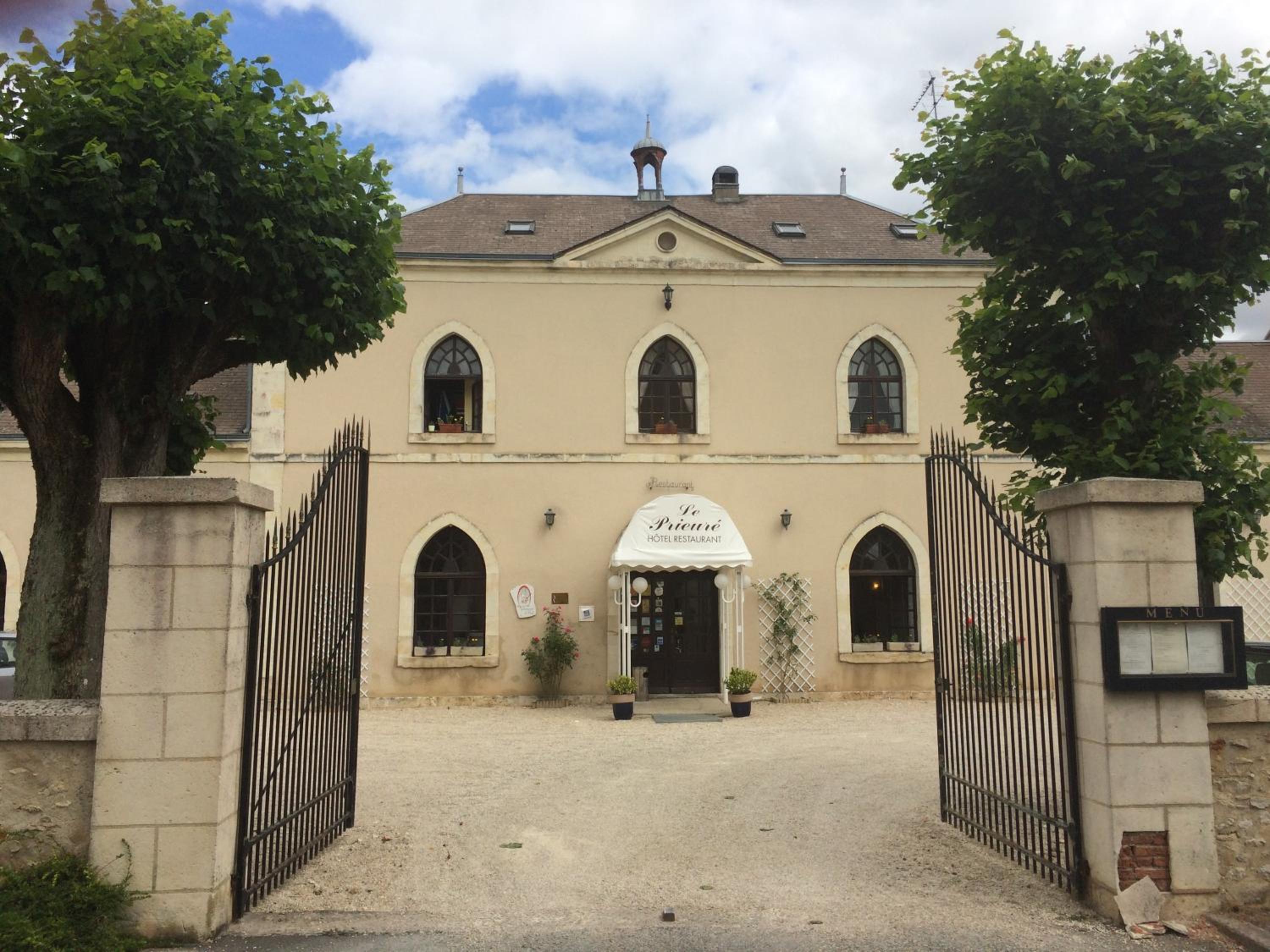 Hôtel-Restaurant Le Prieuré devient la 