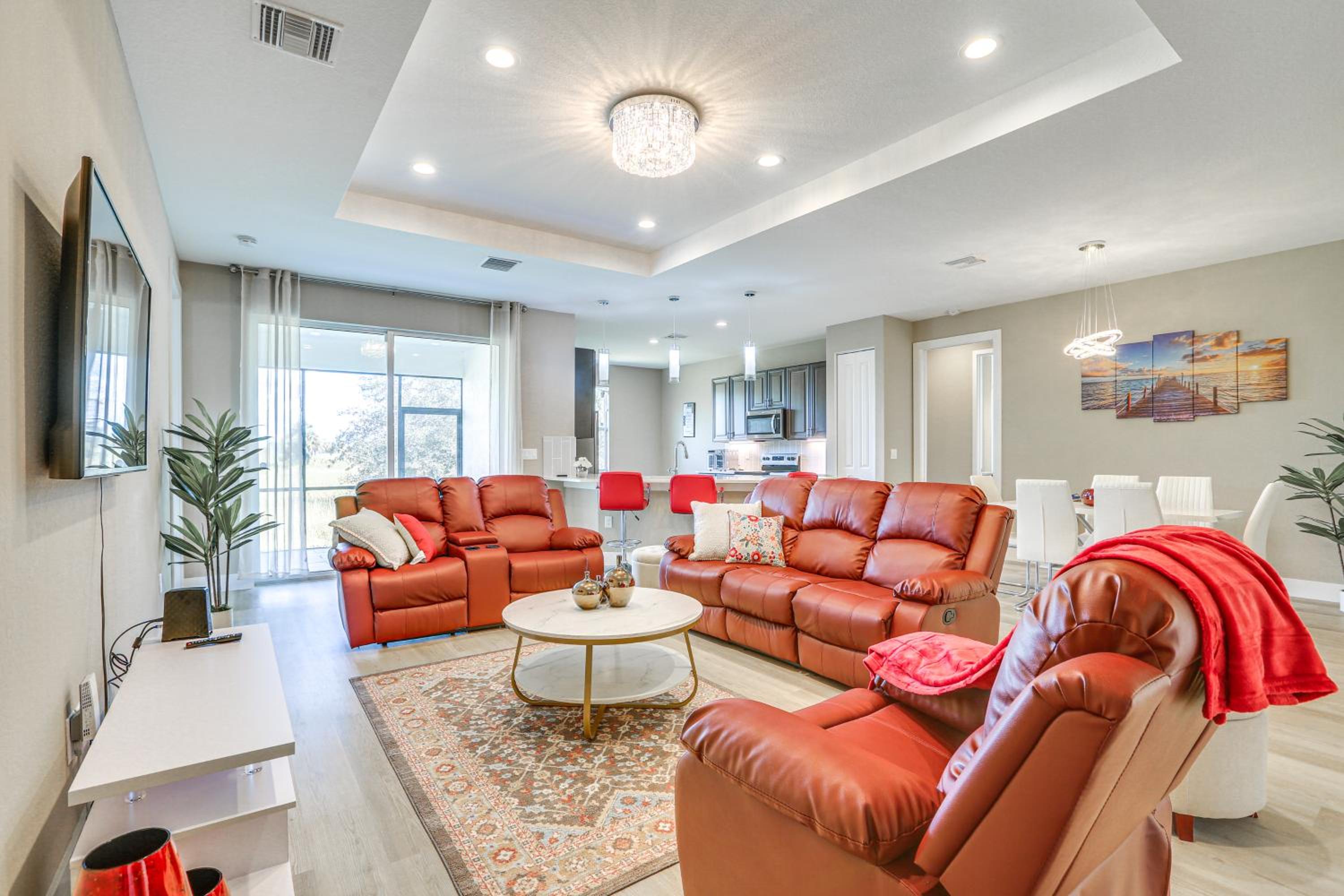 Quiet Naples Escape with Patio by Golfing and Parks