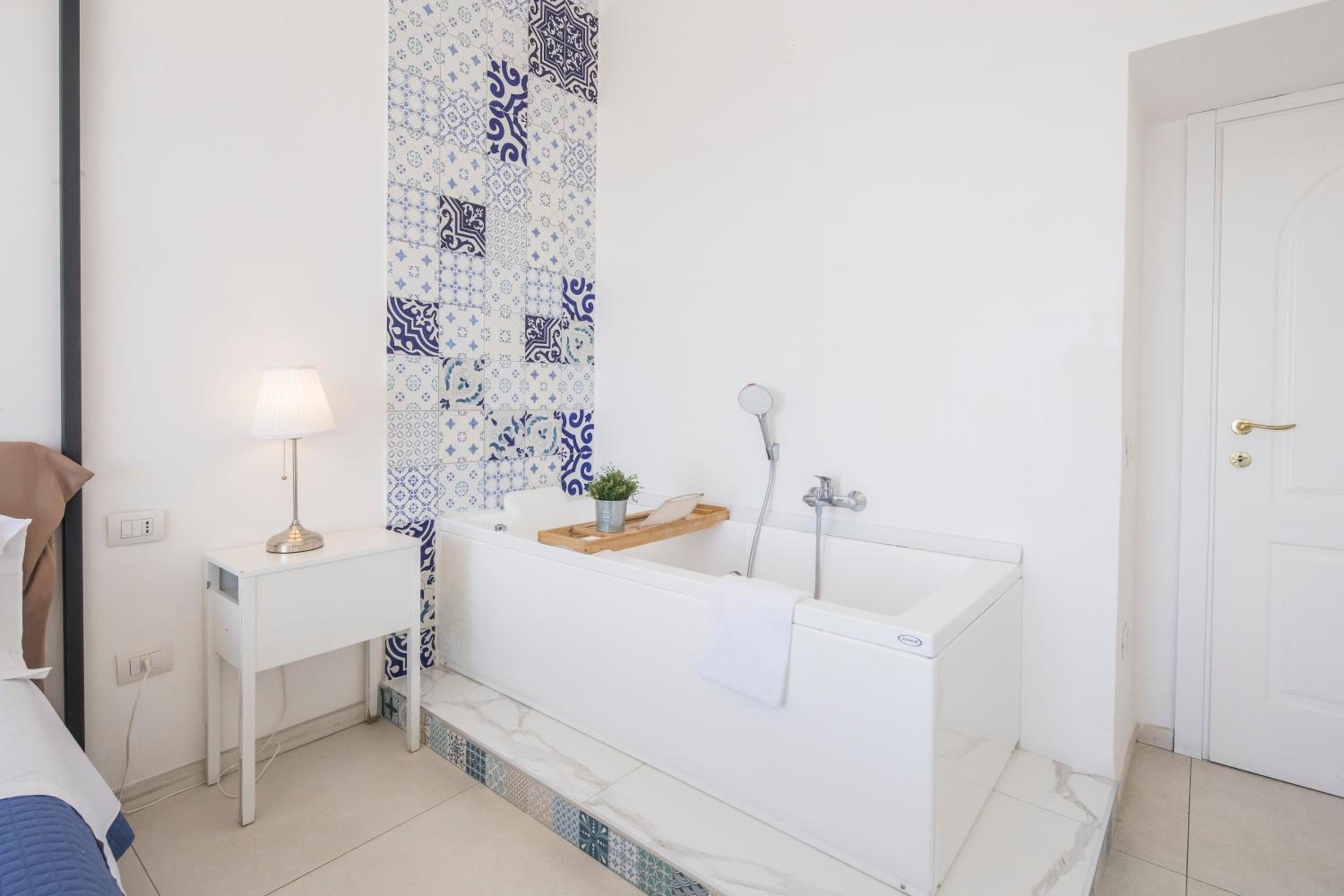 Relais Luxury Retreat - Seafront Apartments
