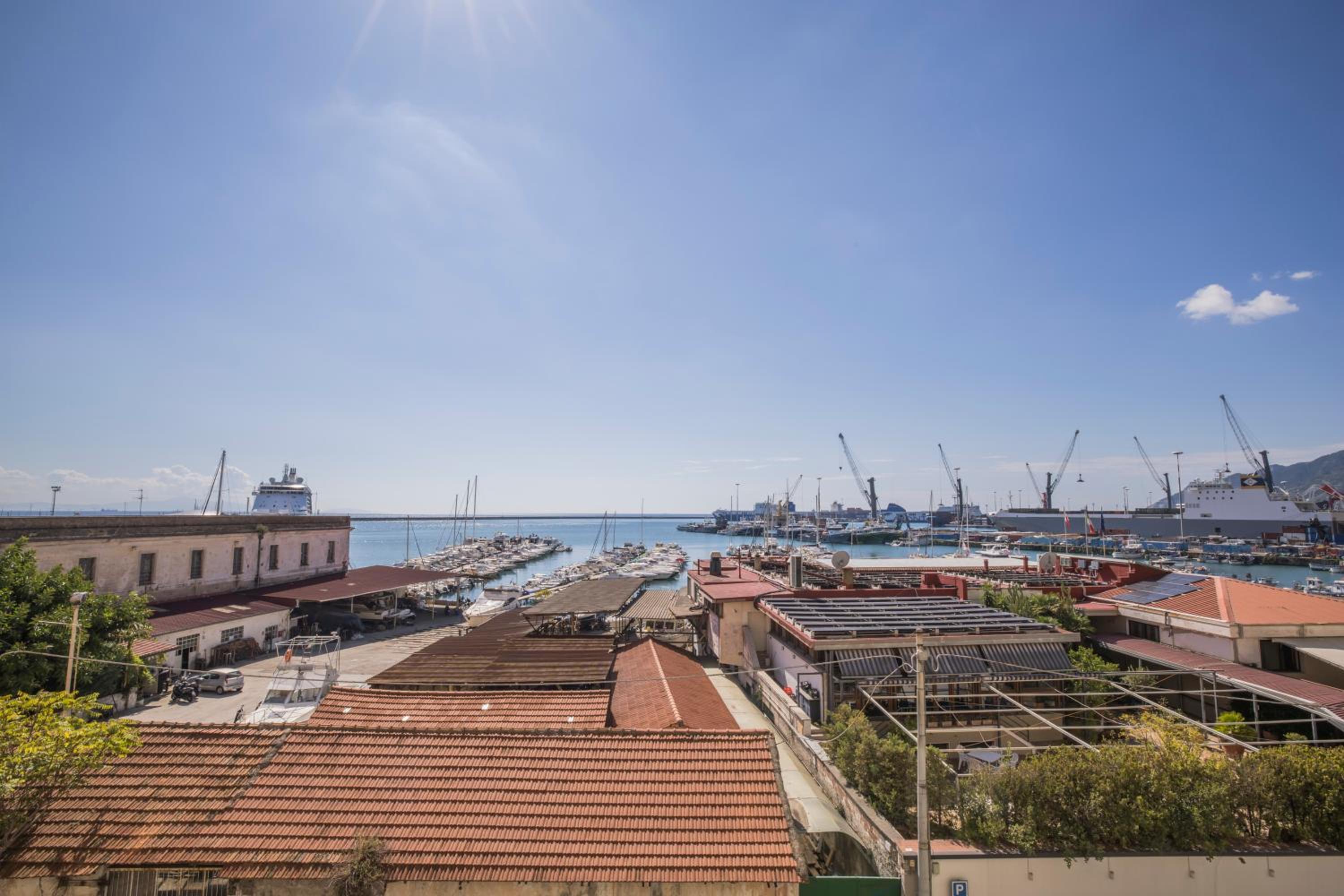 Relais Luxury Retreat - Seafront Apartments
