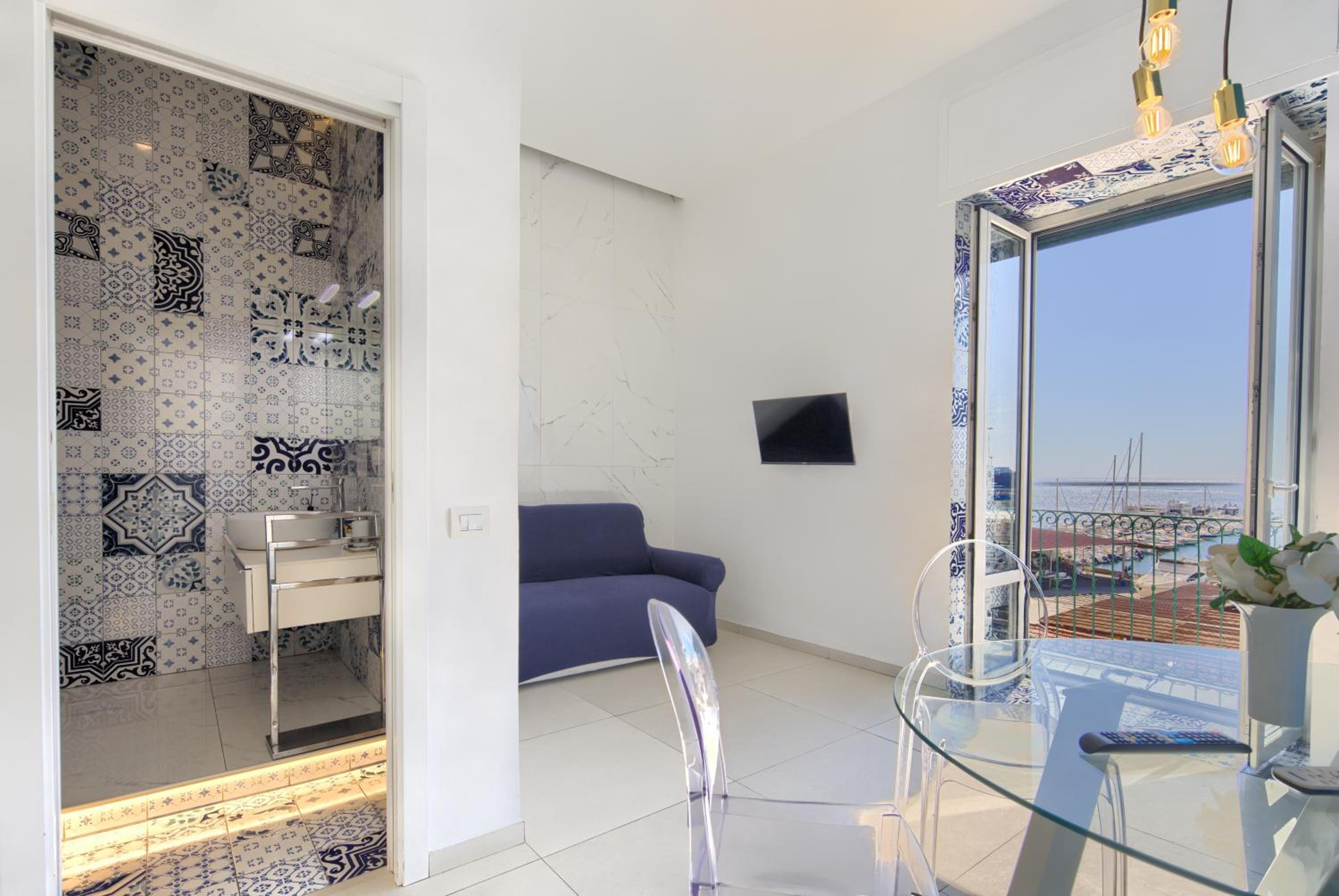 Relais Luxury Retreat - Seafront Apartments