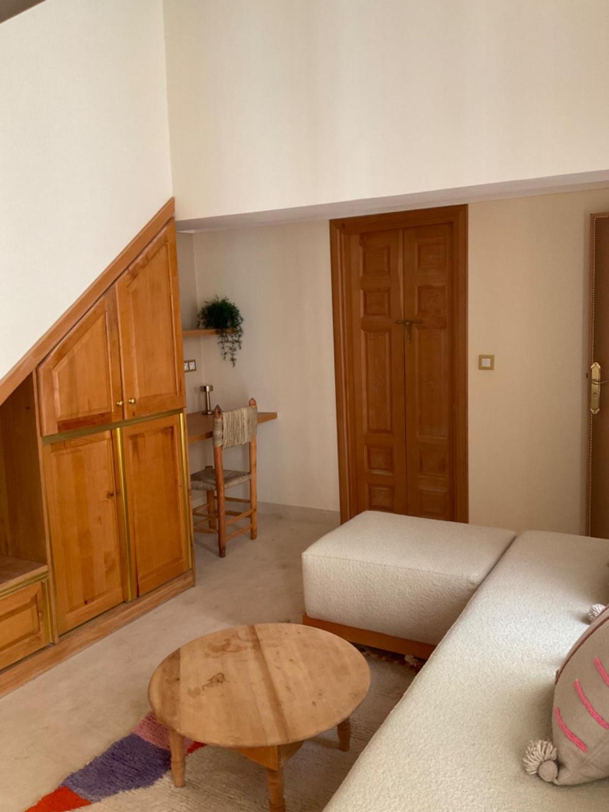 Riad Al Muhandiz Peaceful Duplex Suites near Jemaa El Fna