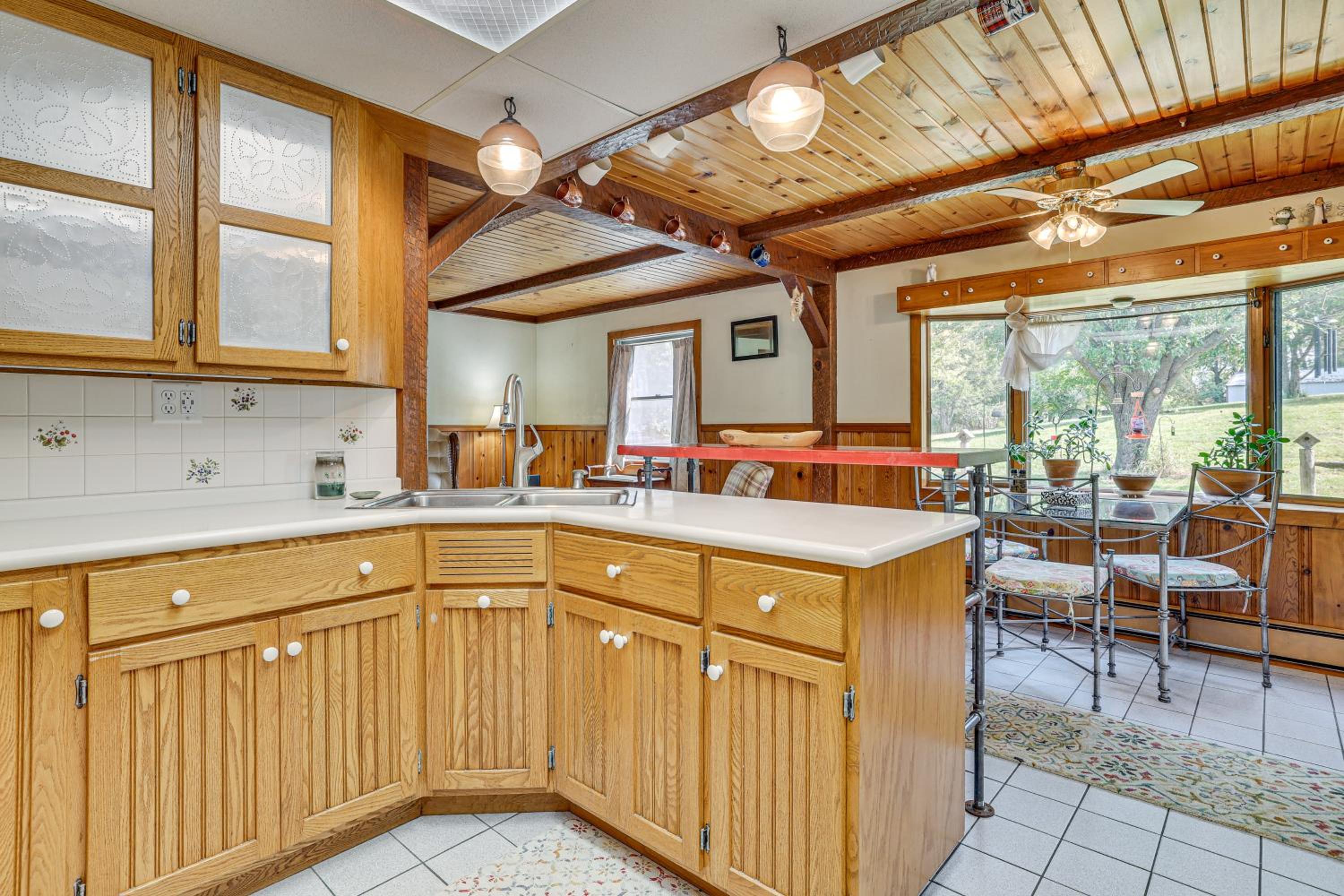 Near Mississippi River! Countryside Family Retreat