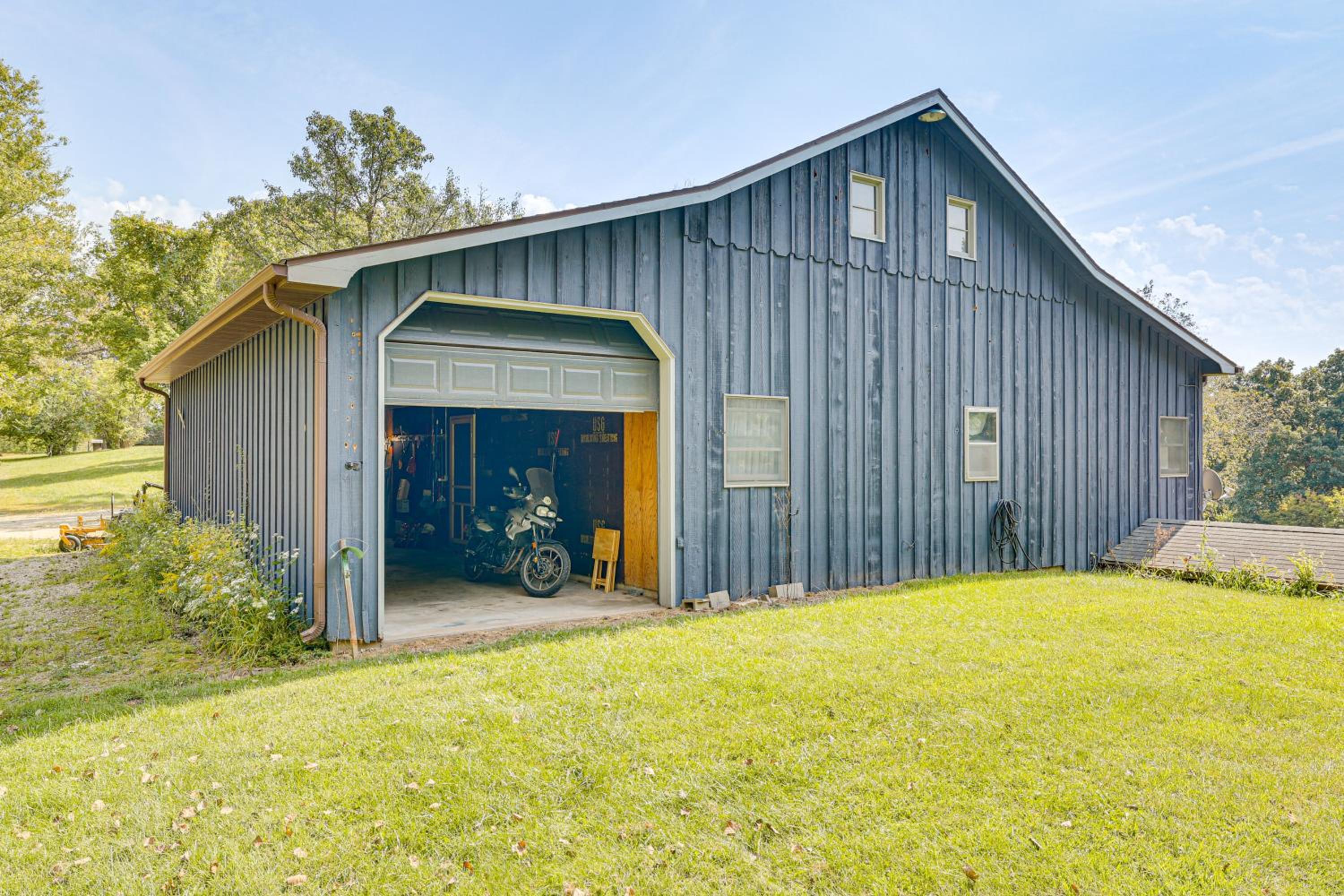 Near Mississippi River! Countryside Family Retreat