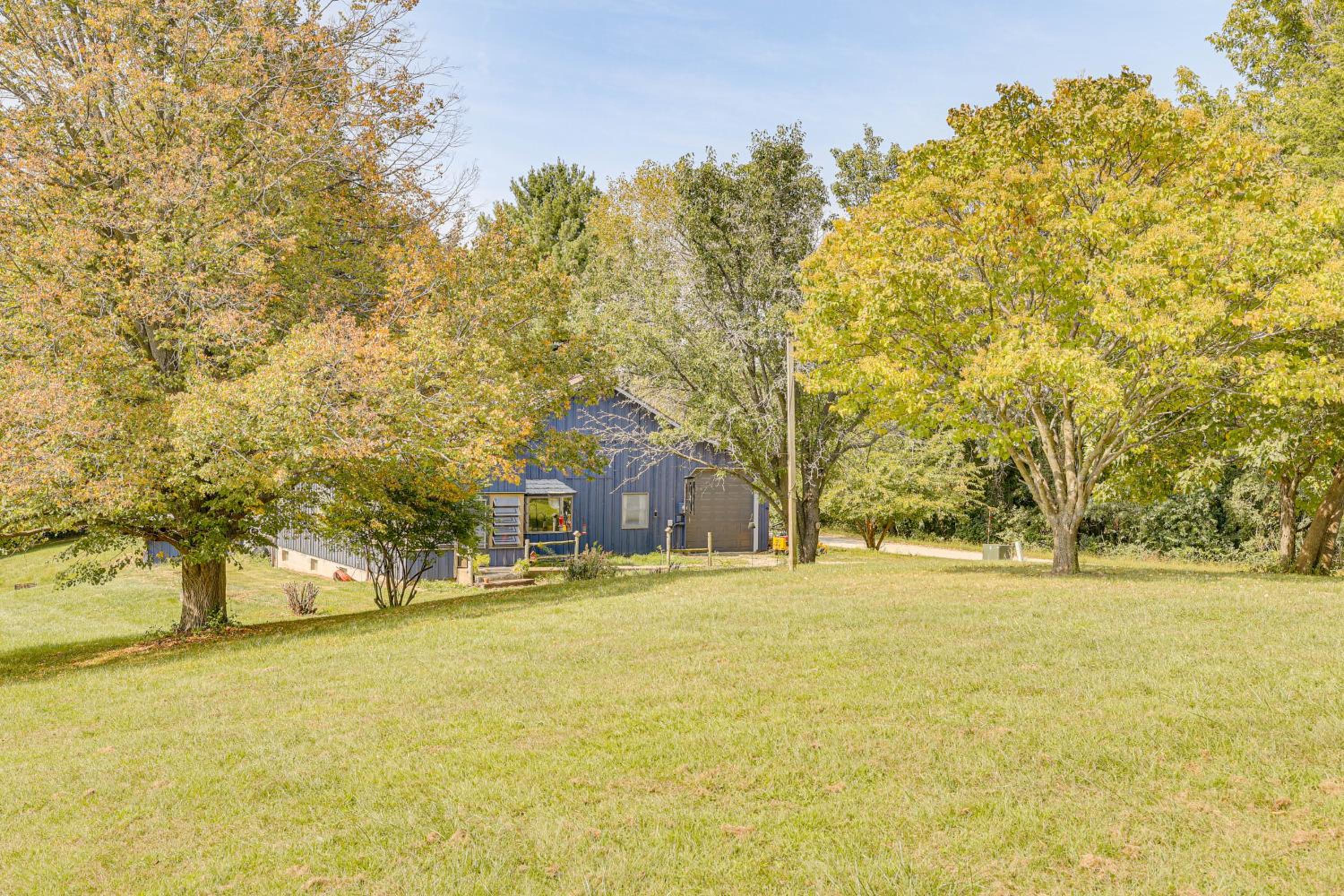 Near Mississippi River! Countryside Family Retreat