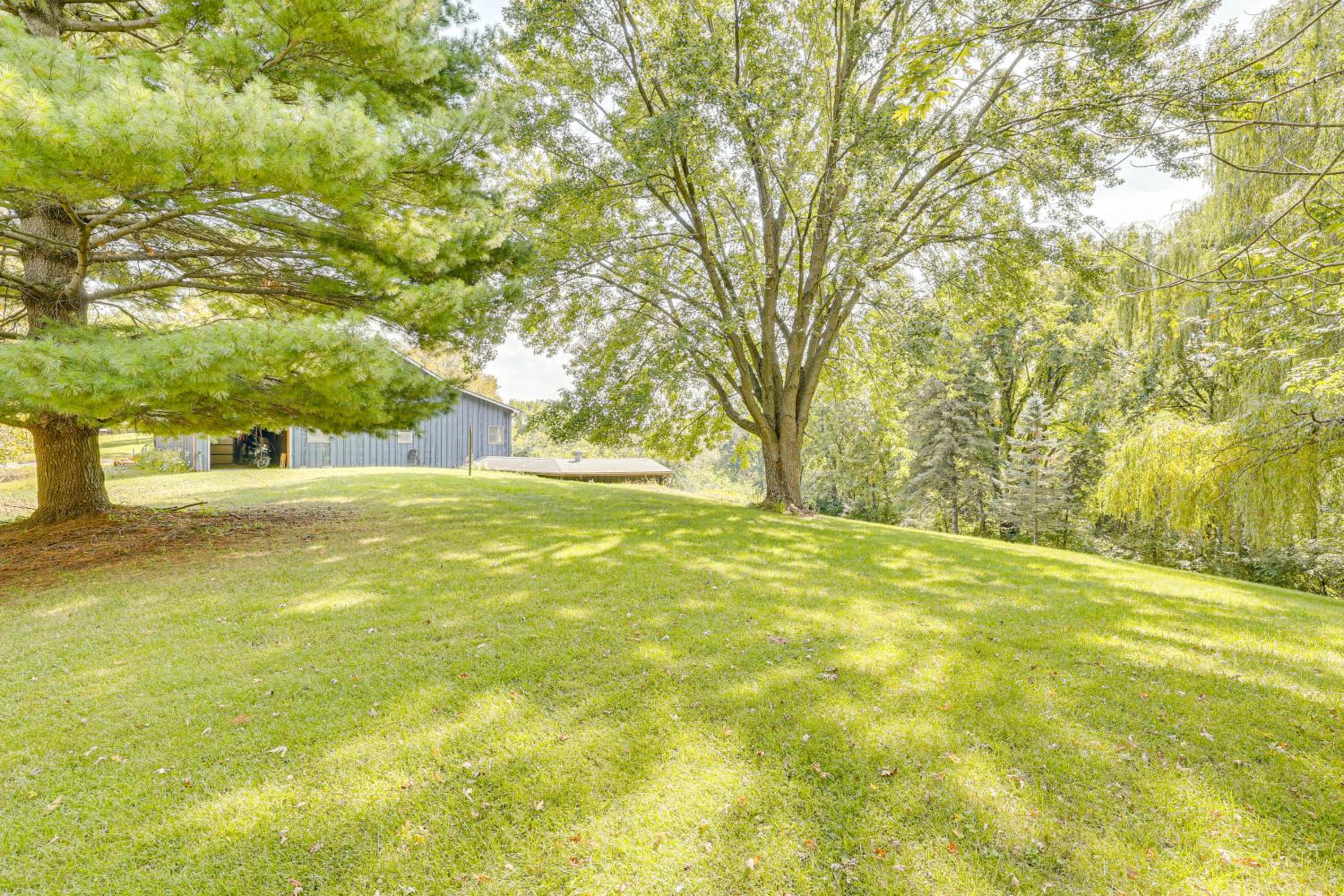 Near Mississippi River! Countryside Family Retreat