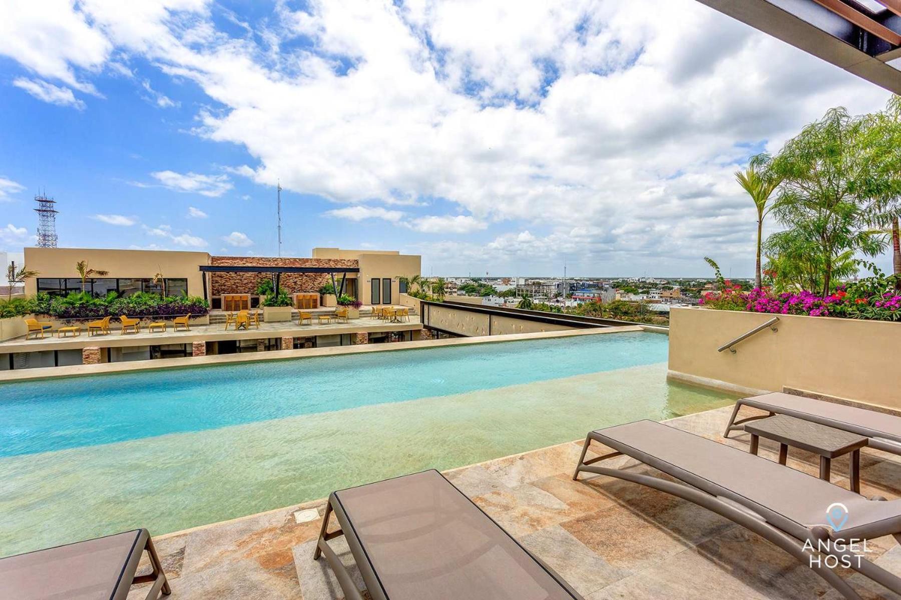 Chic Studio with Roof Pool & Gym Near 5th & Beach