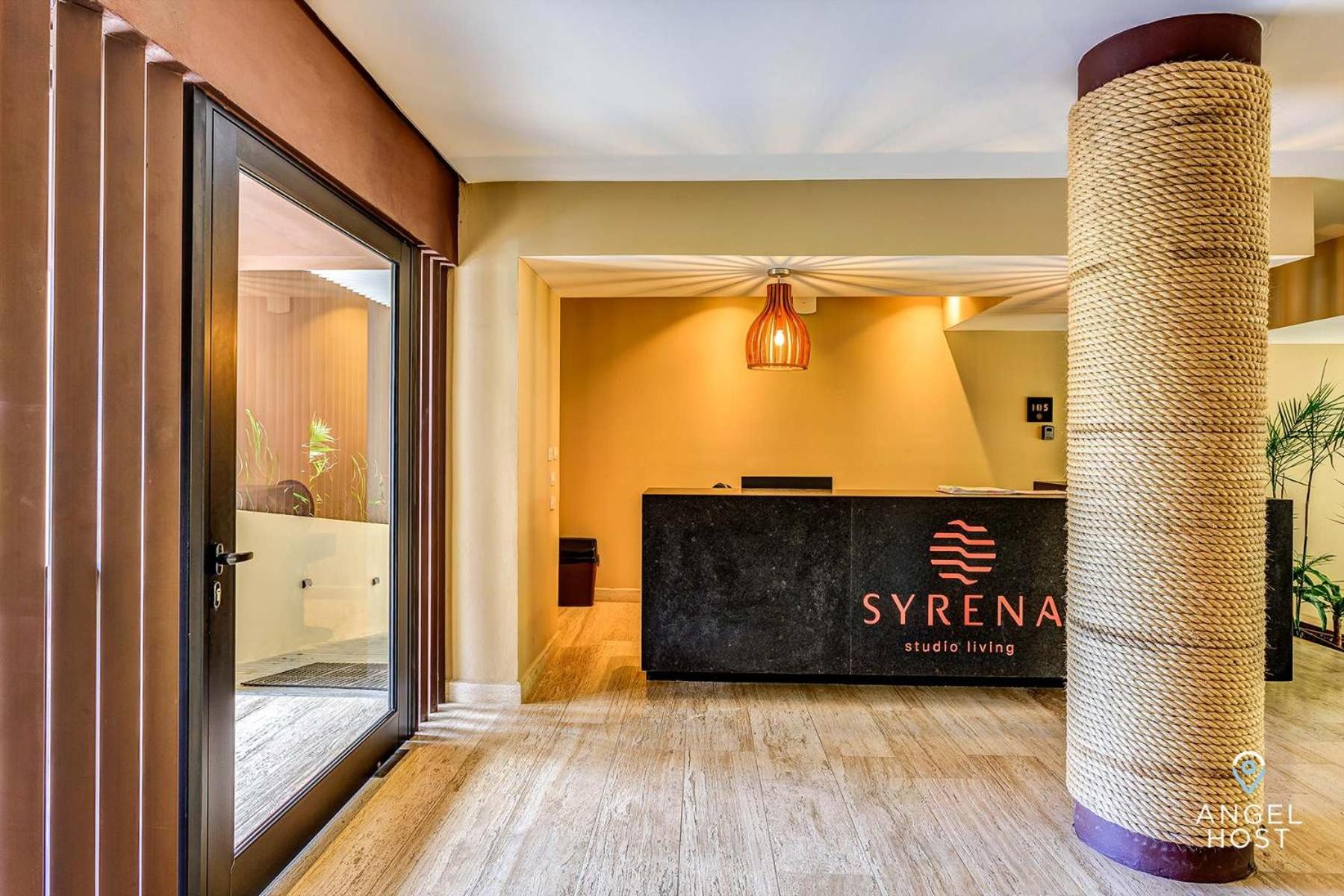 Chic Studio with Roof Pool & Gym Near 5th & Beach