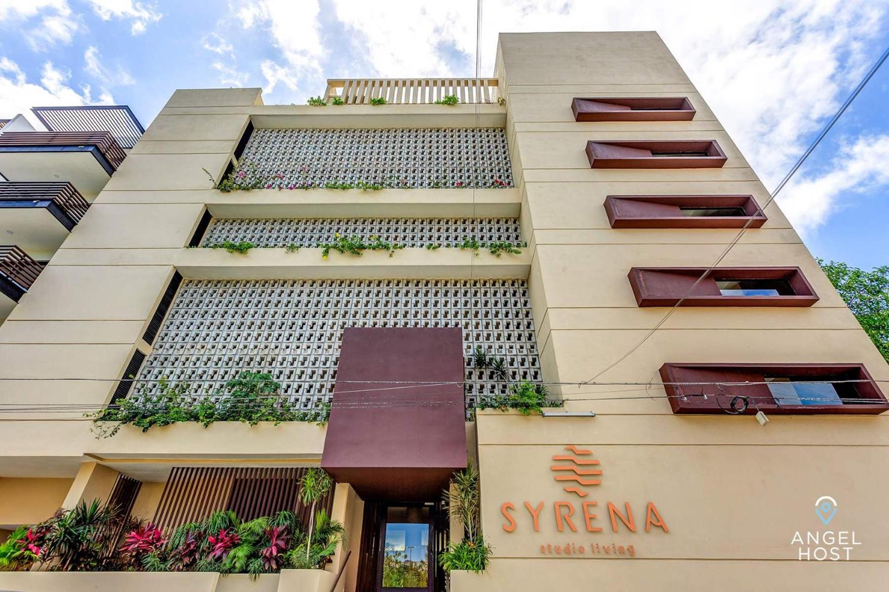 Chic Studio with Roof Pool & Gym Near 5th & Beach