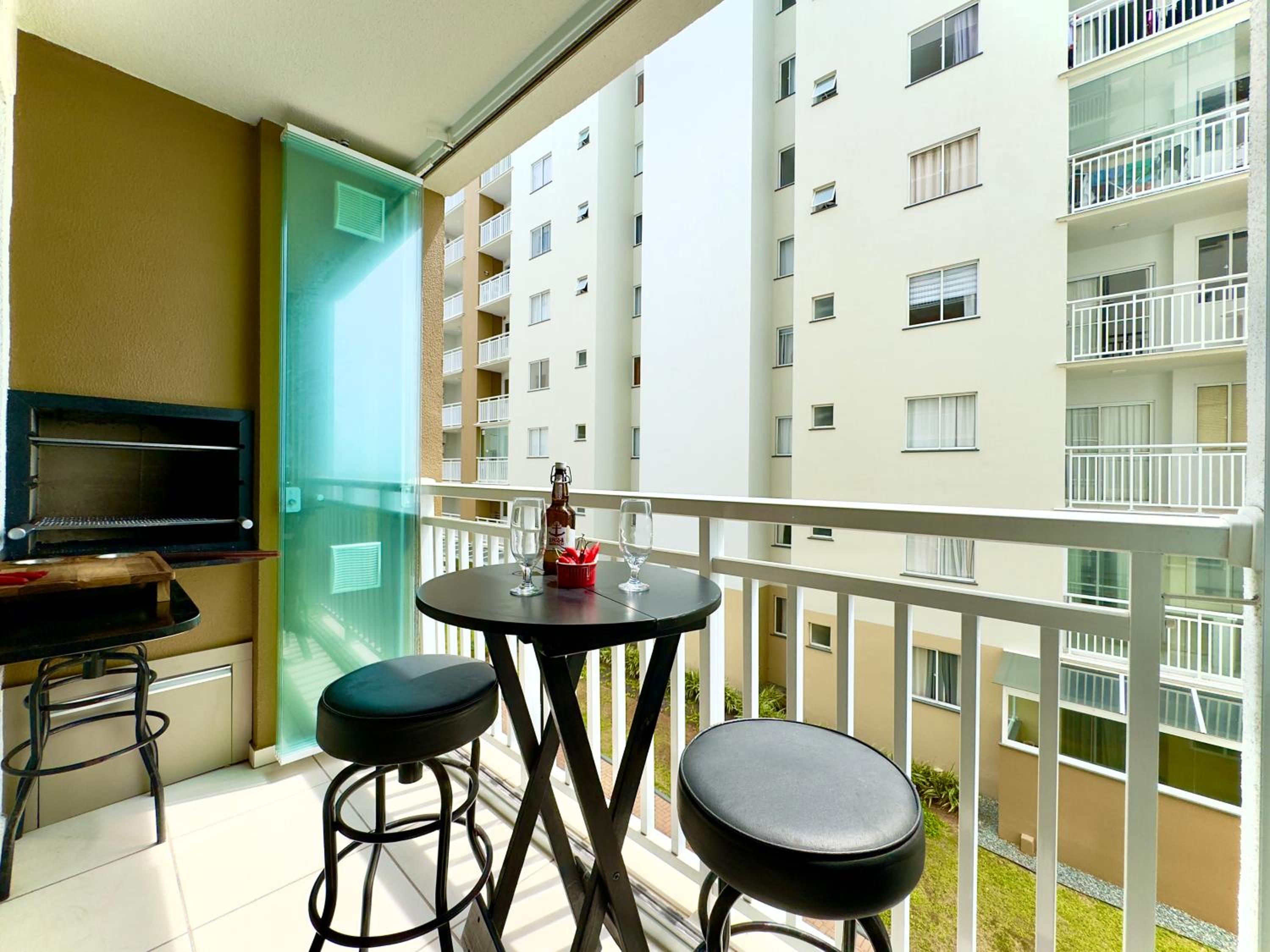 Apto em Condominio Frente Mar com Piscinas Spa Sala de Jogos Quadra de Futebol e Espaco Kids Ideal para Familias