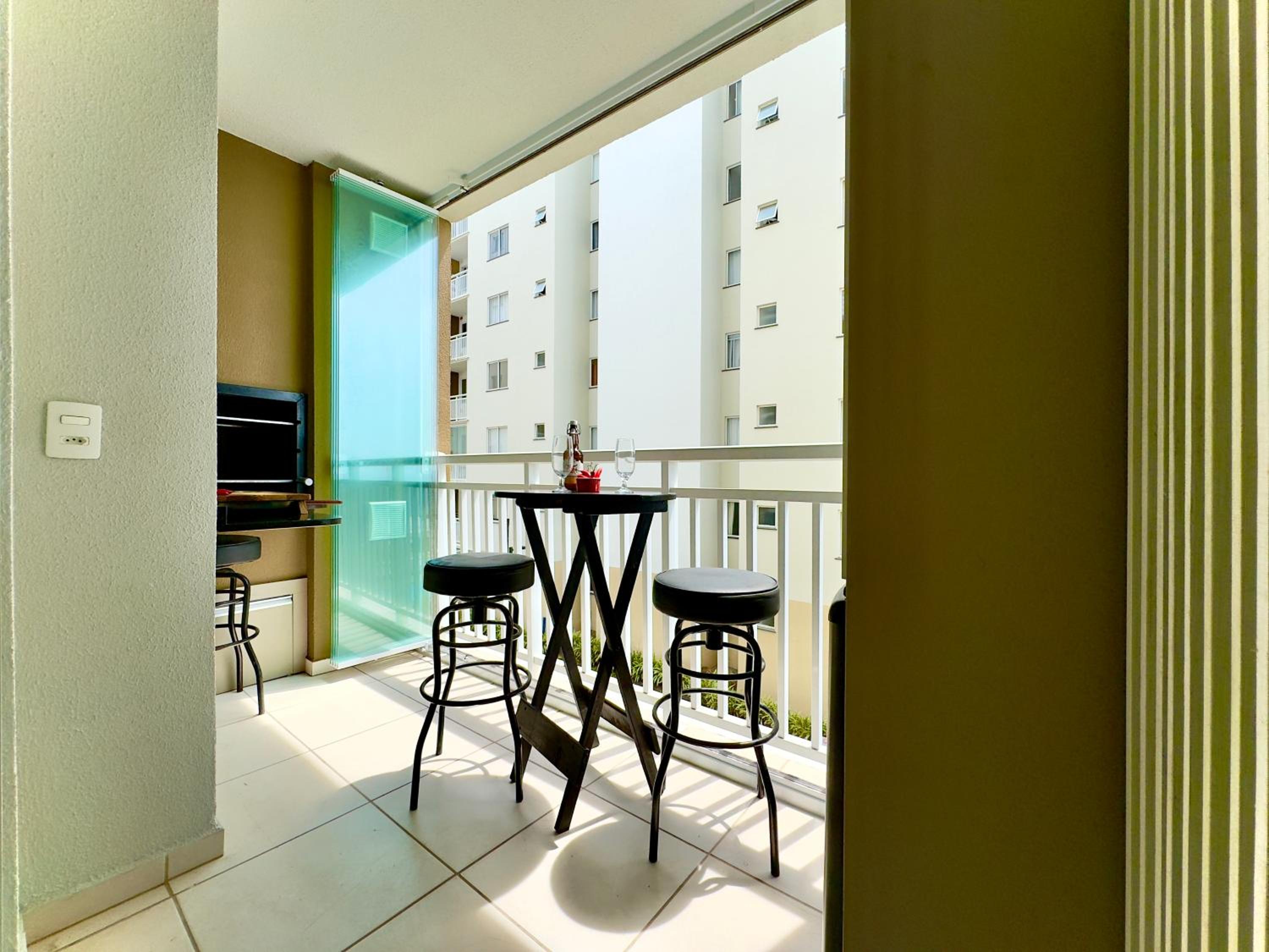 Apto em Condominio Frente Mar com Piscinas Spa Sala de Jogos Quadra de Futebol e Espaco Kids Ideal para Familias