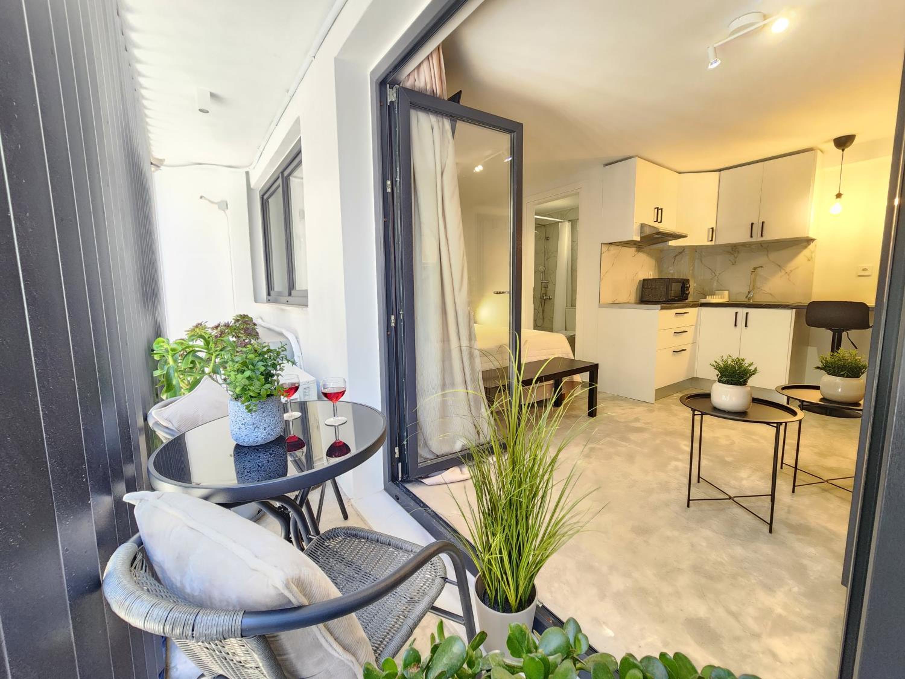 Miracle Luxury Suites