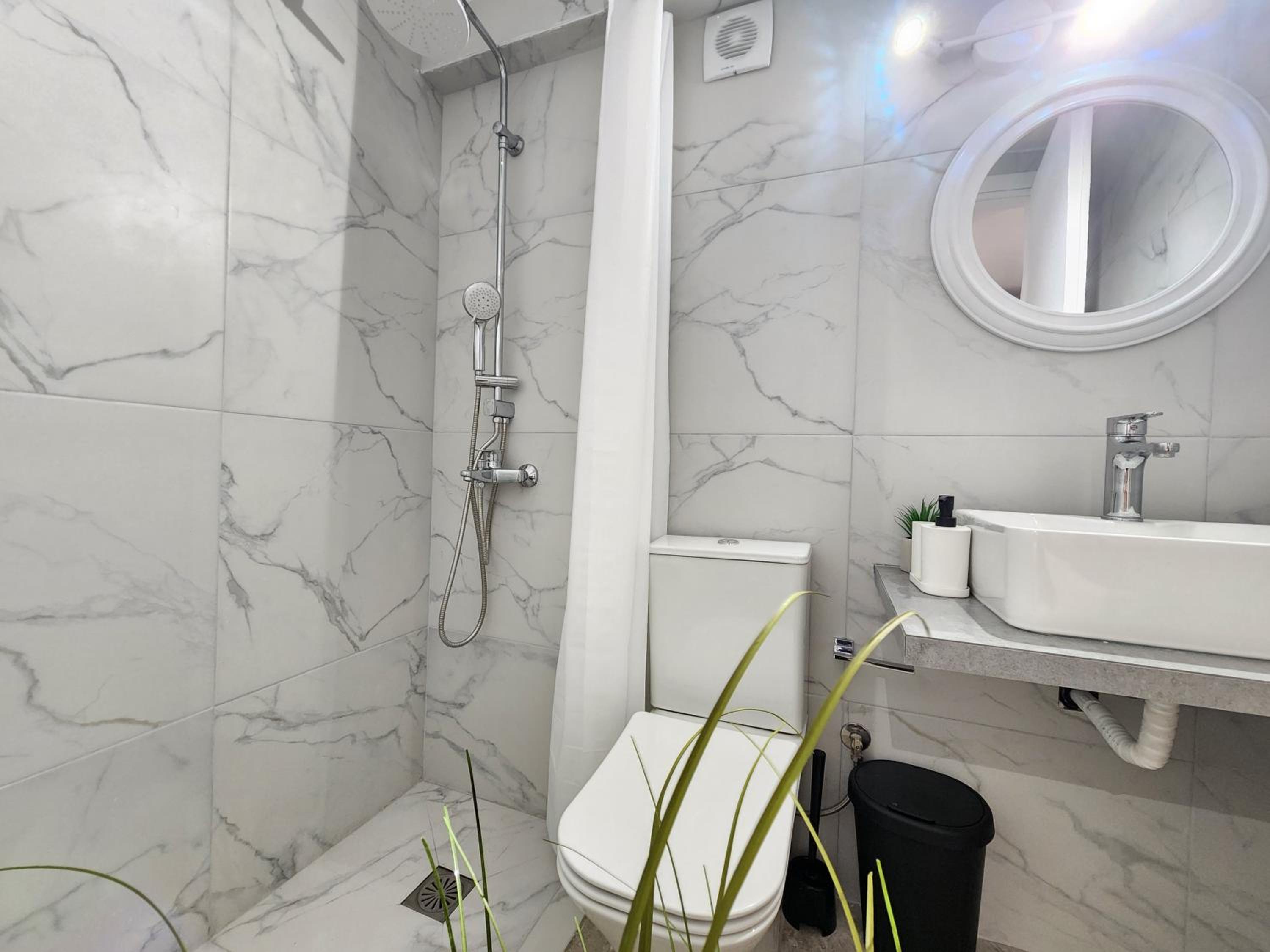 Miracle Luxury Suites