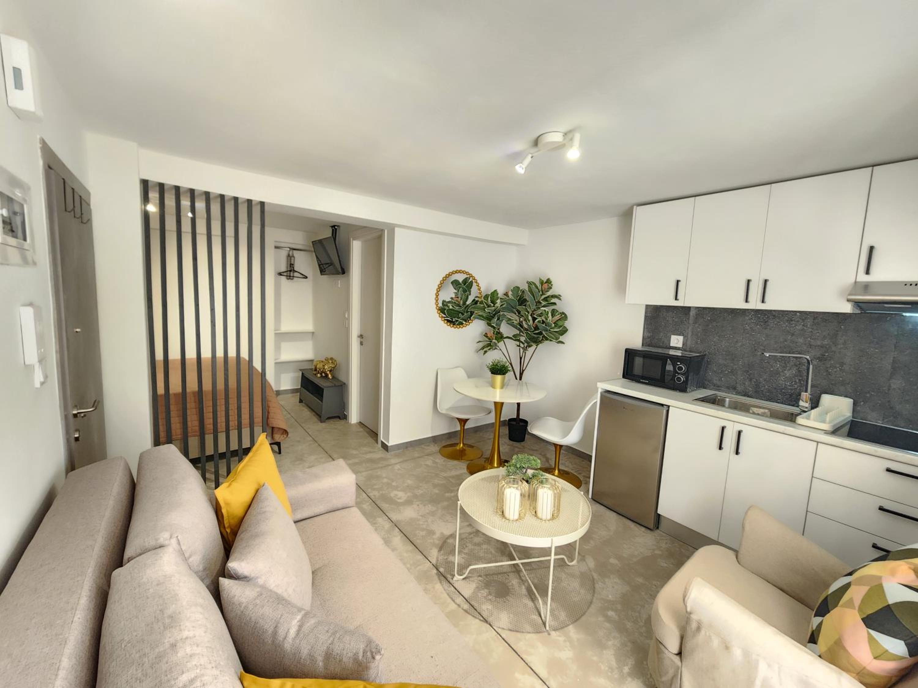 Miracle Luxury Suites