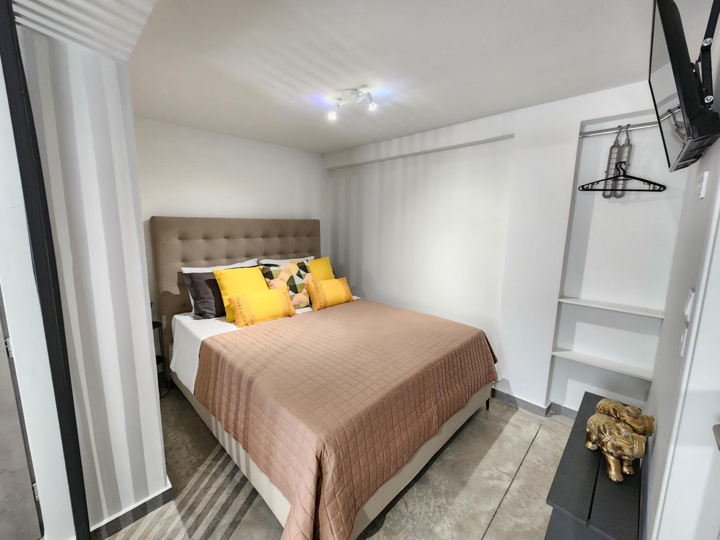 Miracle Luxury Suites