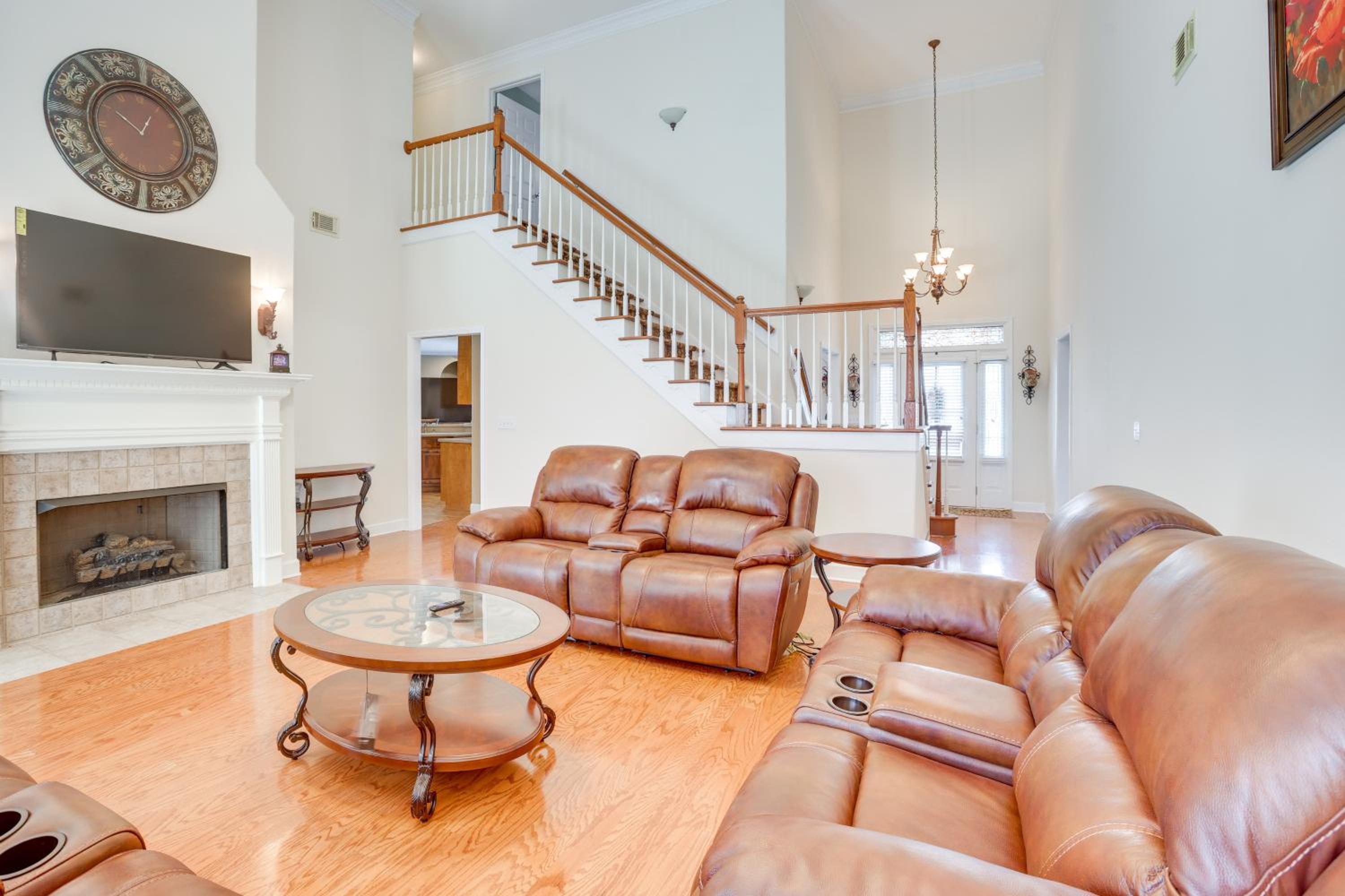 8 Mi to University of Alabama Family Home with Yard