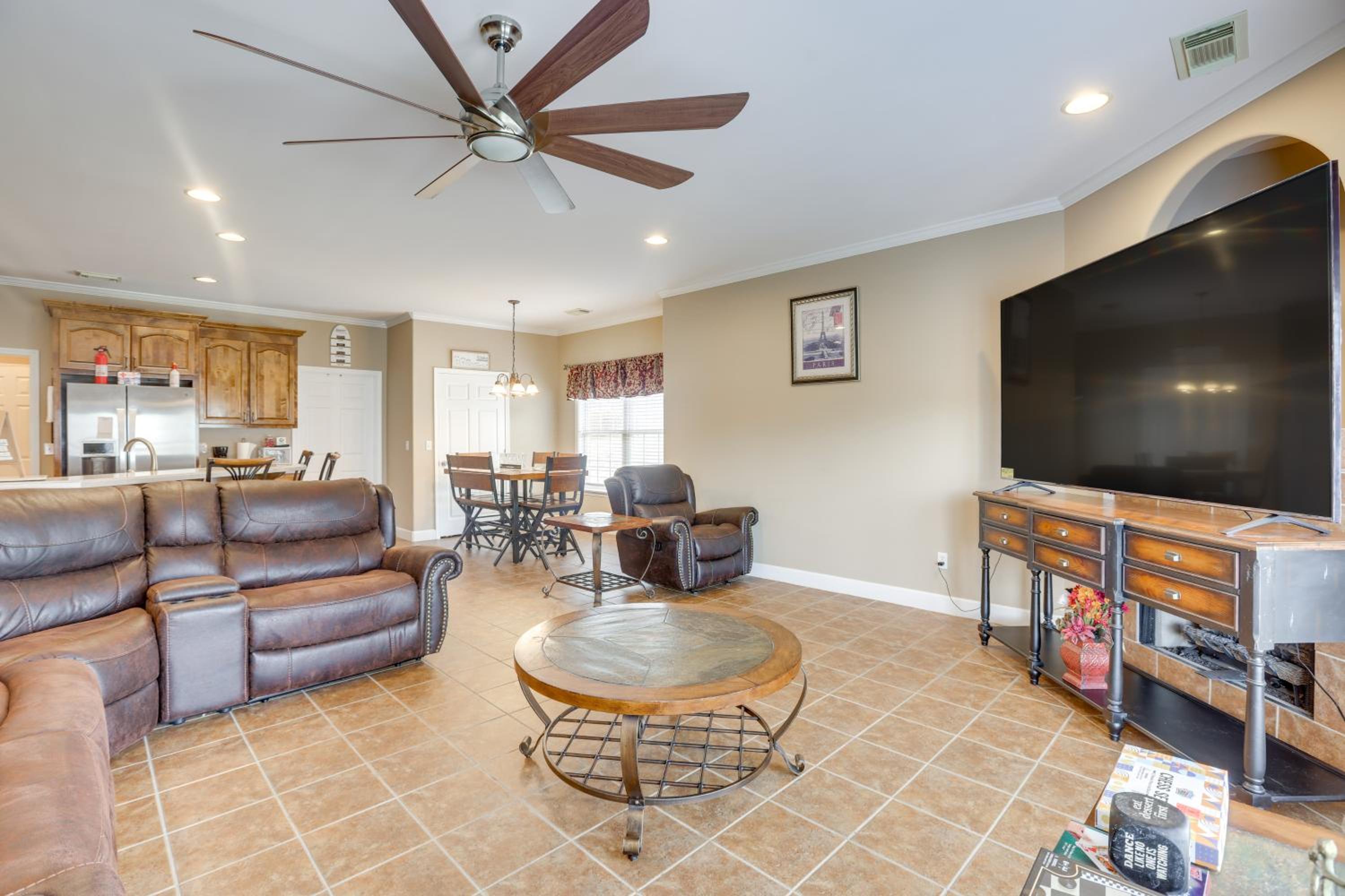 8 Mi to University of Alabama Family Home with Yard